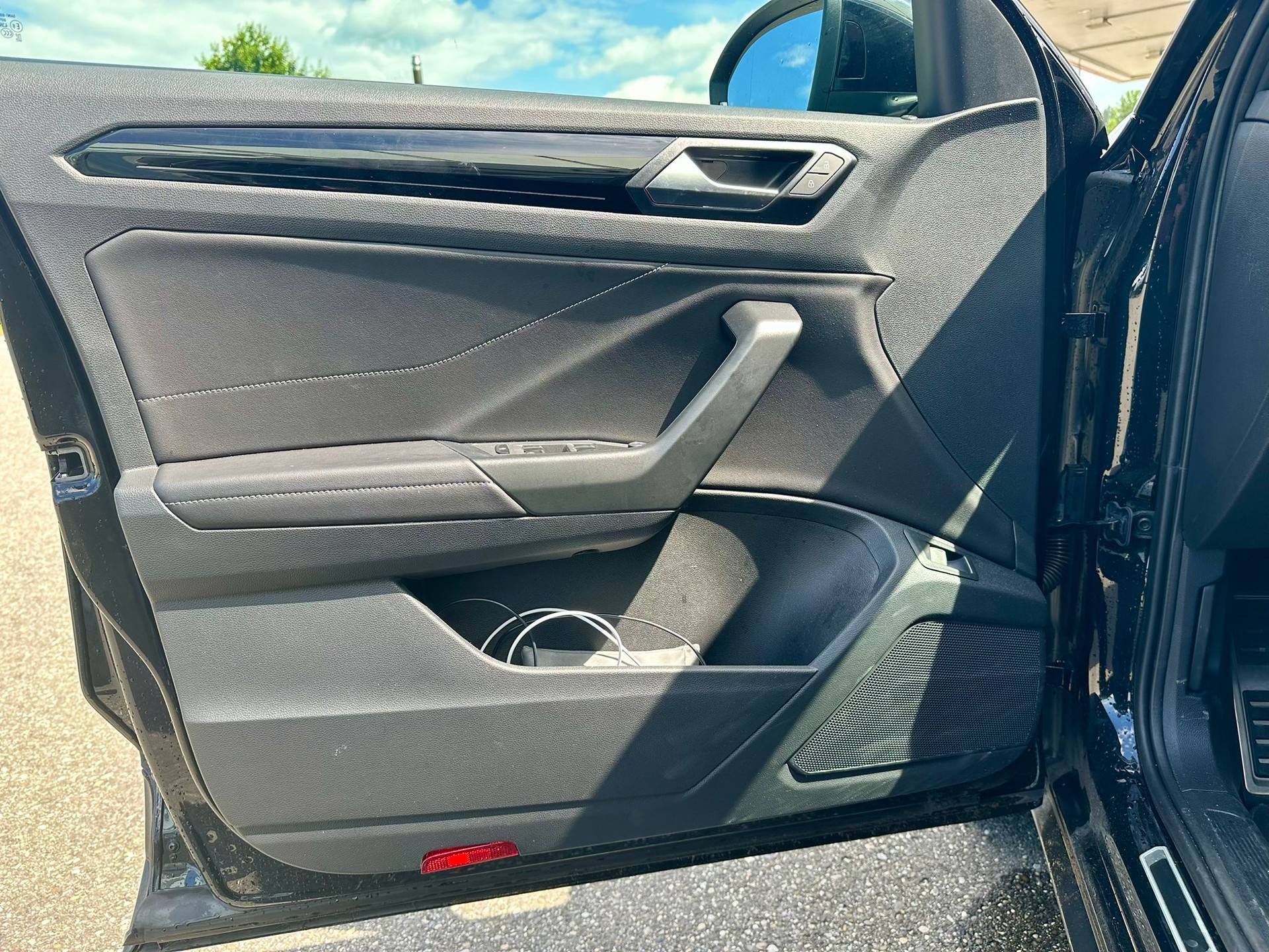 VW T-Roc 2.0 TSI R-Line DSG 4Motion-image-9