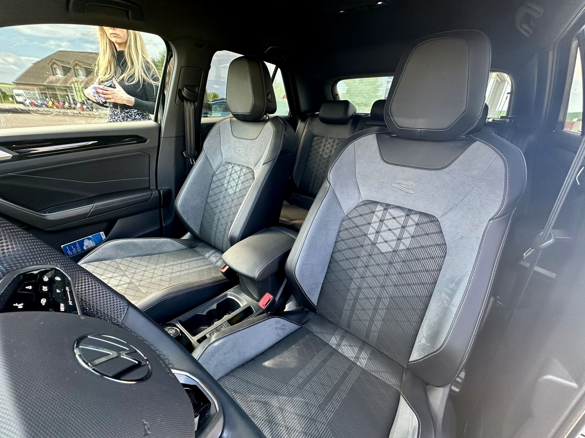 VW T-Roc 2.0 TSI R-Line DSG 4Motion-image-19