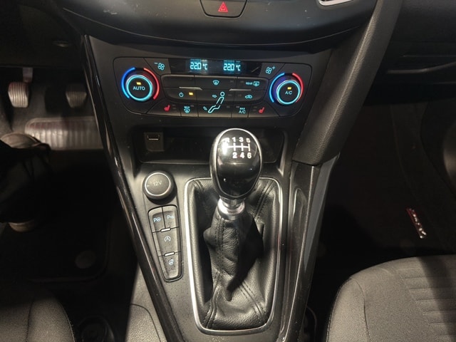 FORD Focus 1.0 SCTi Business-image-9