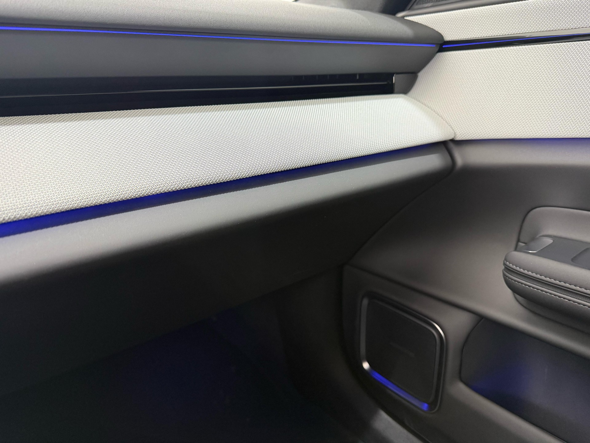 POLESTAR 4 Long Range Single Motor-image-10