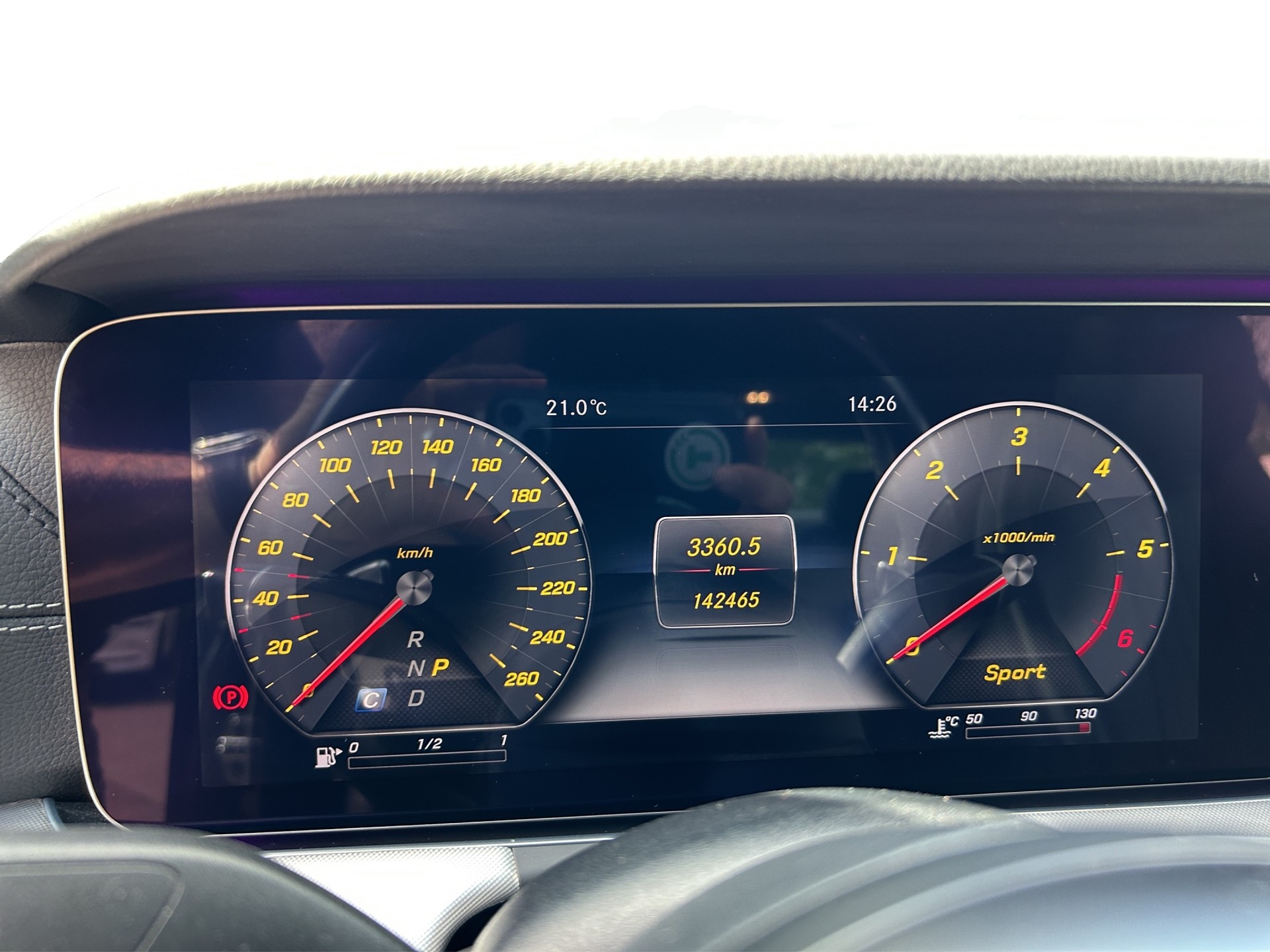 MERCEDES-BENZ E 220 d Coupé AMG Line 4 Matic 9G-Tronic-image-14