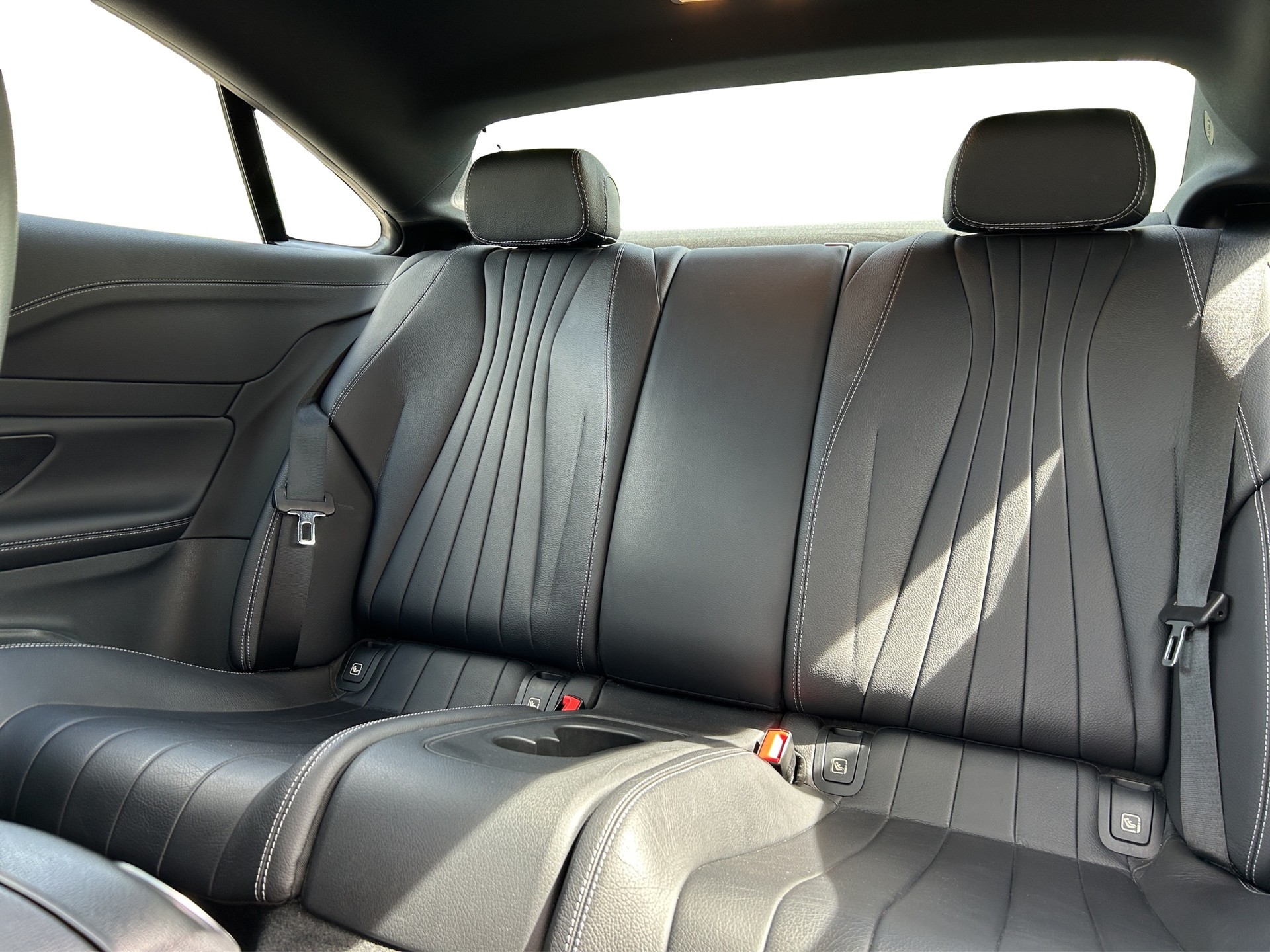 MERCEDES-BENZ E 220 d Coupé AMG Line 4 Matic 9G-Tronic-image-10