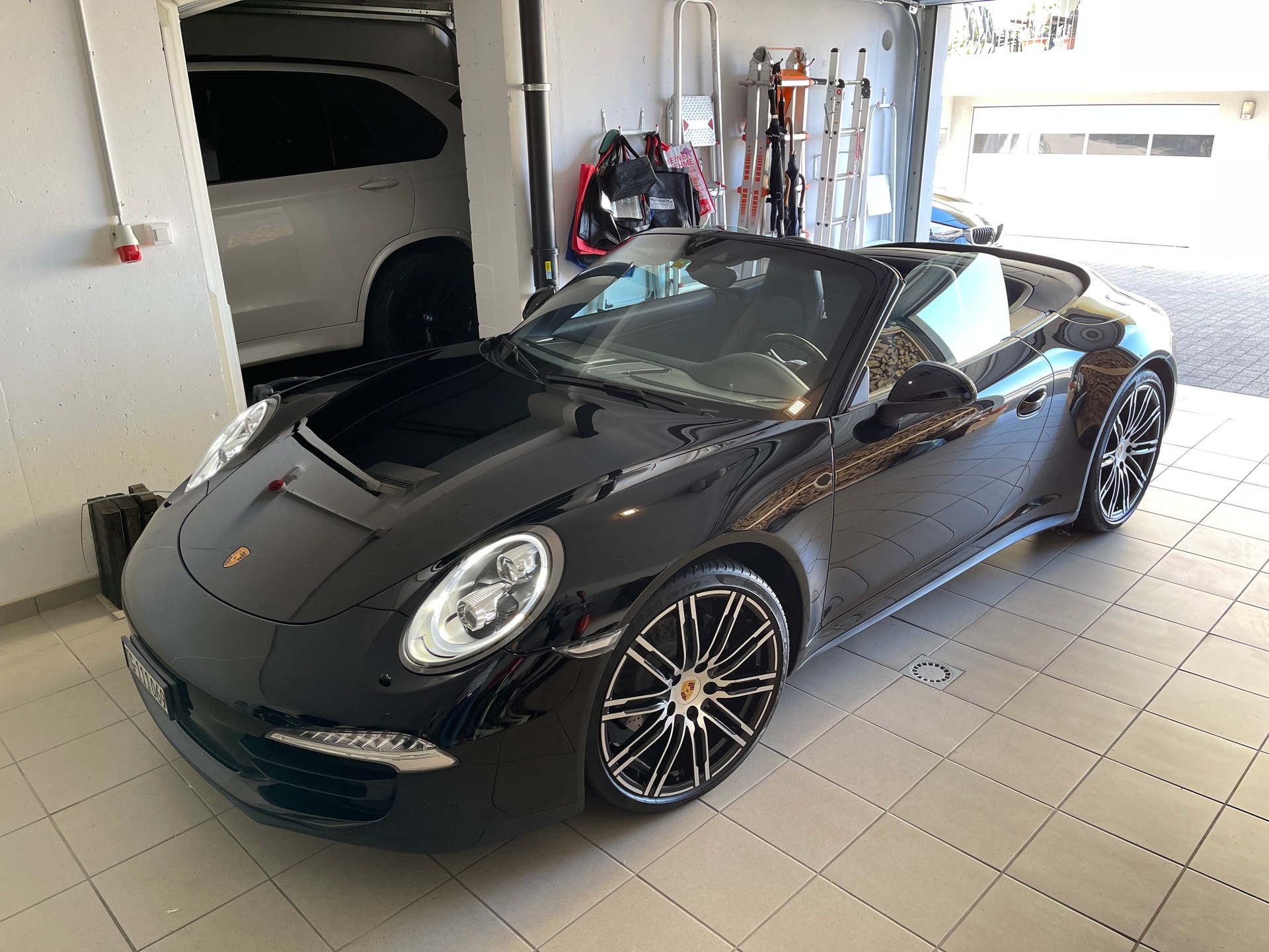 PORSCHE 911 Cabrio Carrera 4 Black Edition PDK-image-2