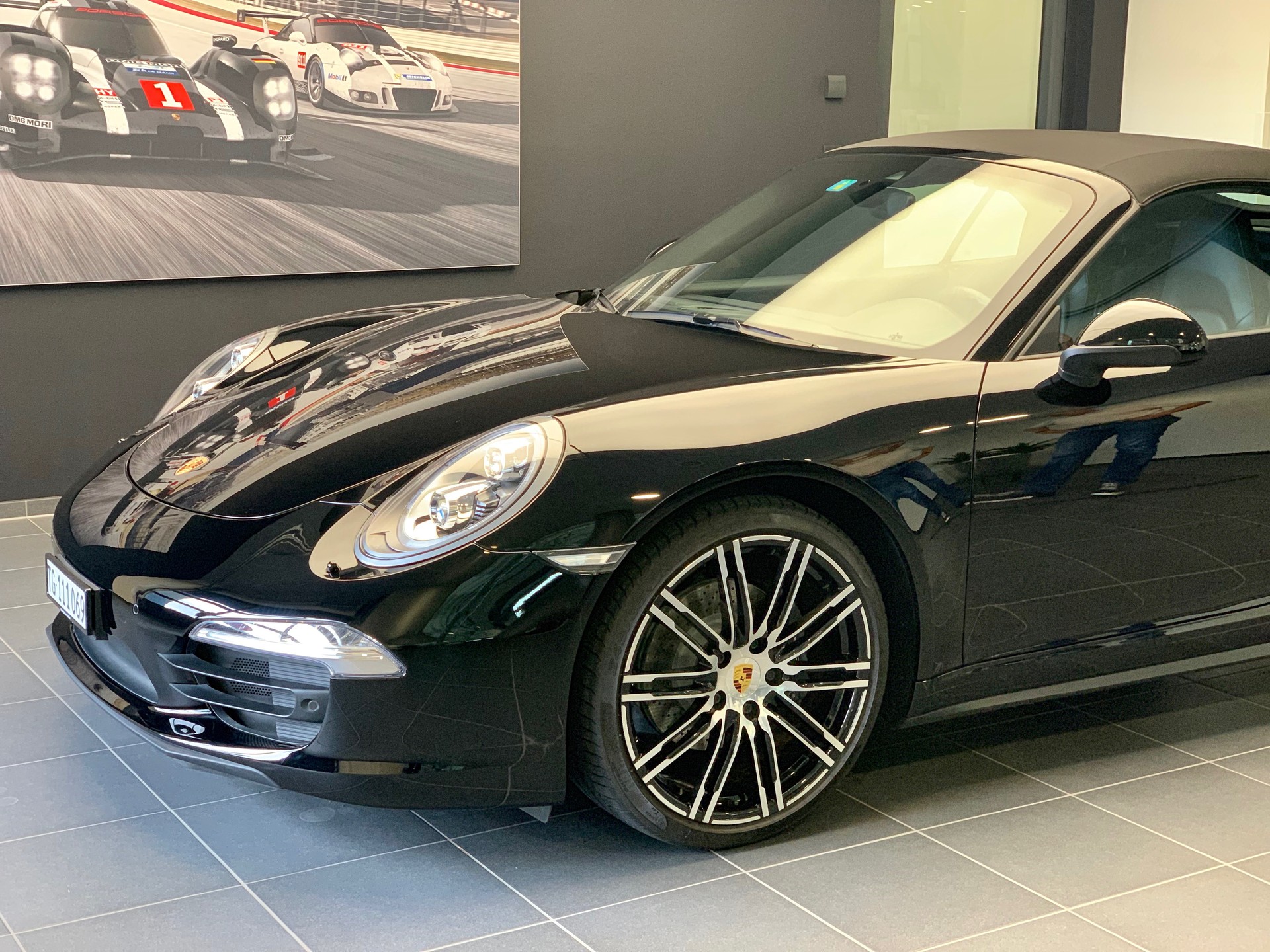 PORSCHE 911 Cabrio Carrera 4 Black Edition PDK-image-22