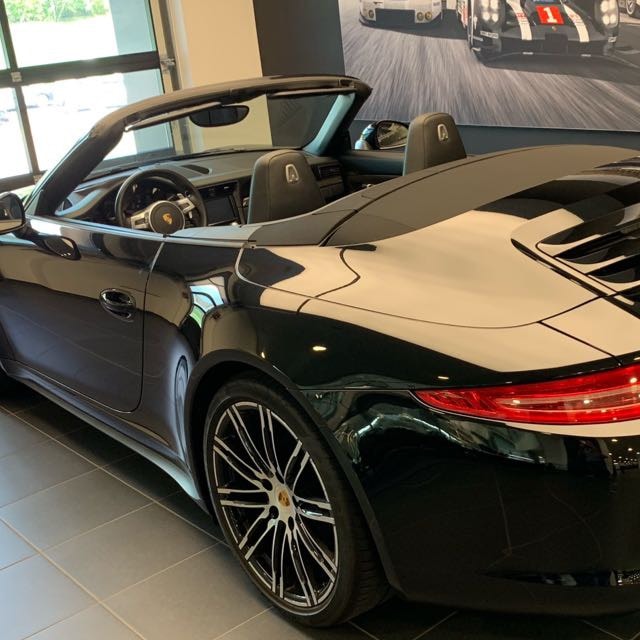 PORSCHE 911 Cabrio Carrera 4 Black Edition PDK-image-15