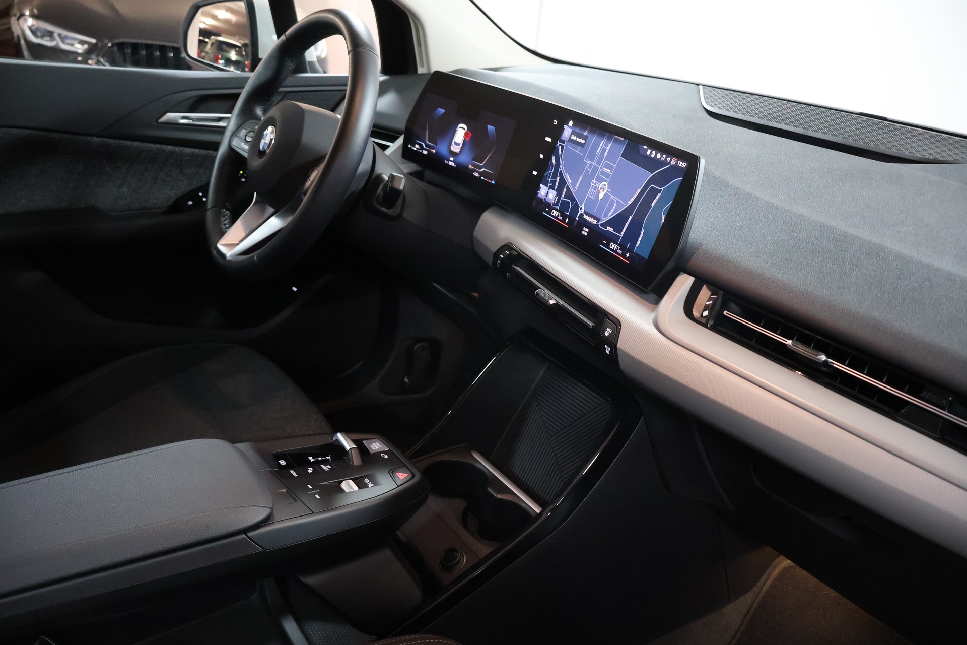BMW 223d Active Tourer xDrive DKG-image-10