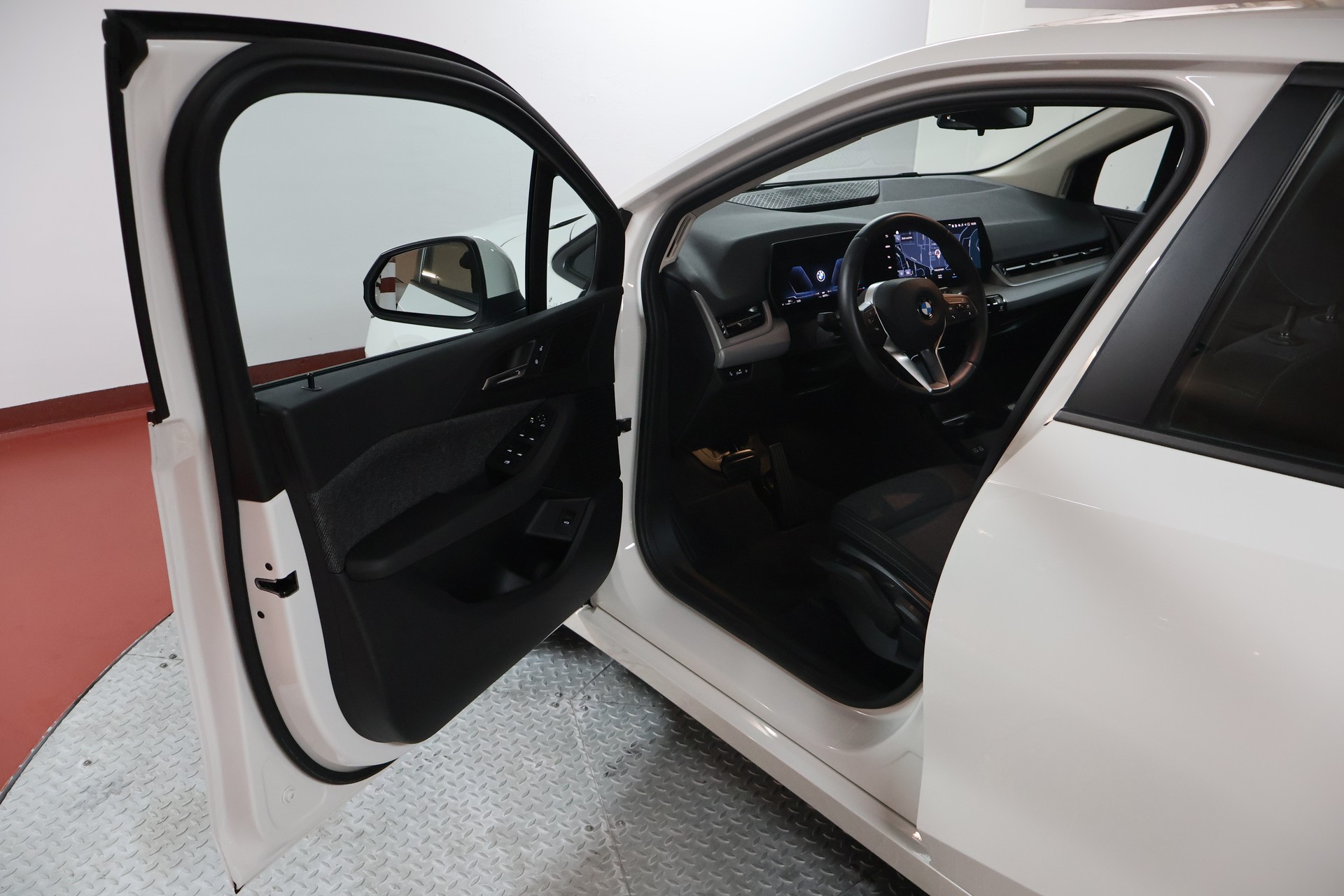 BMW 223d Active Tourer xDrive DKG-image-4