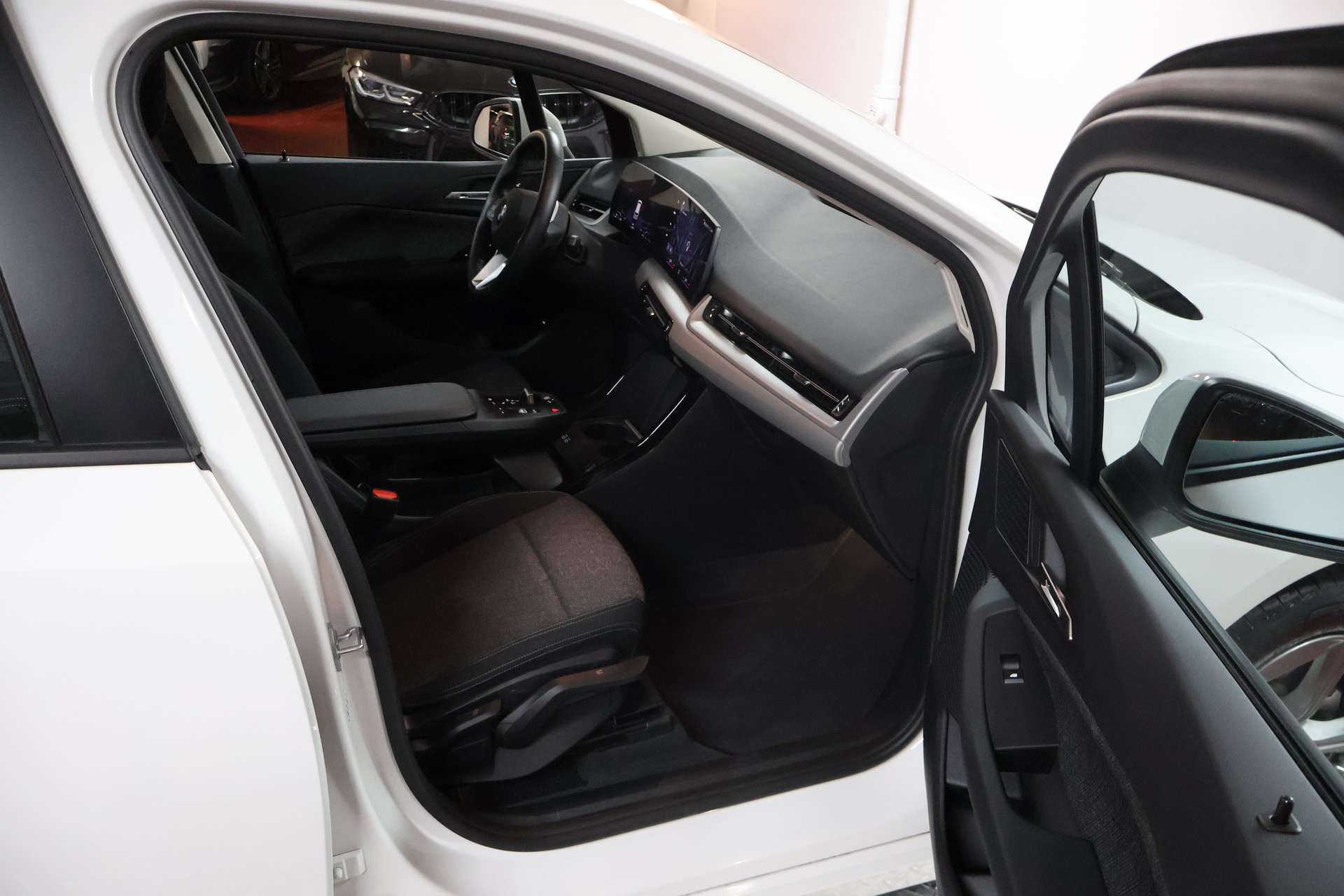BMW 223d Active Tourer xDrive DKG-image-13