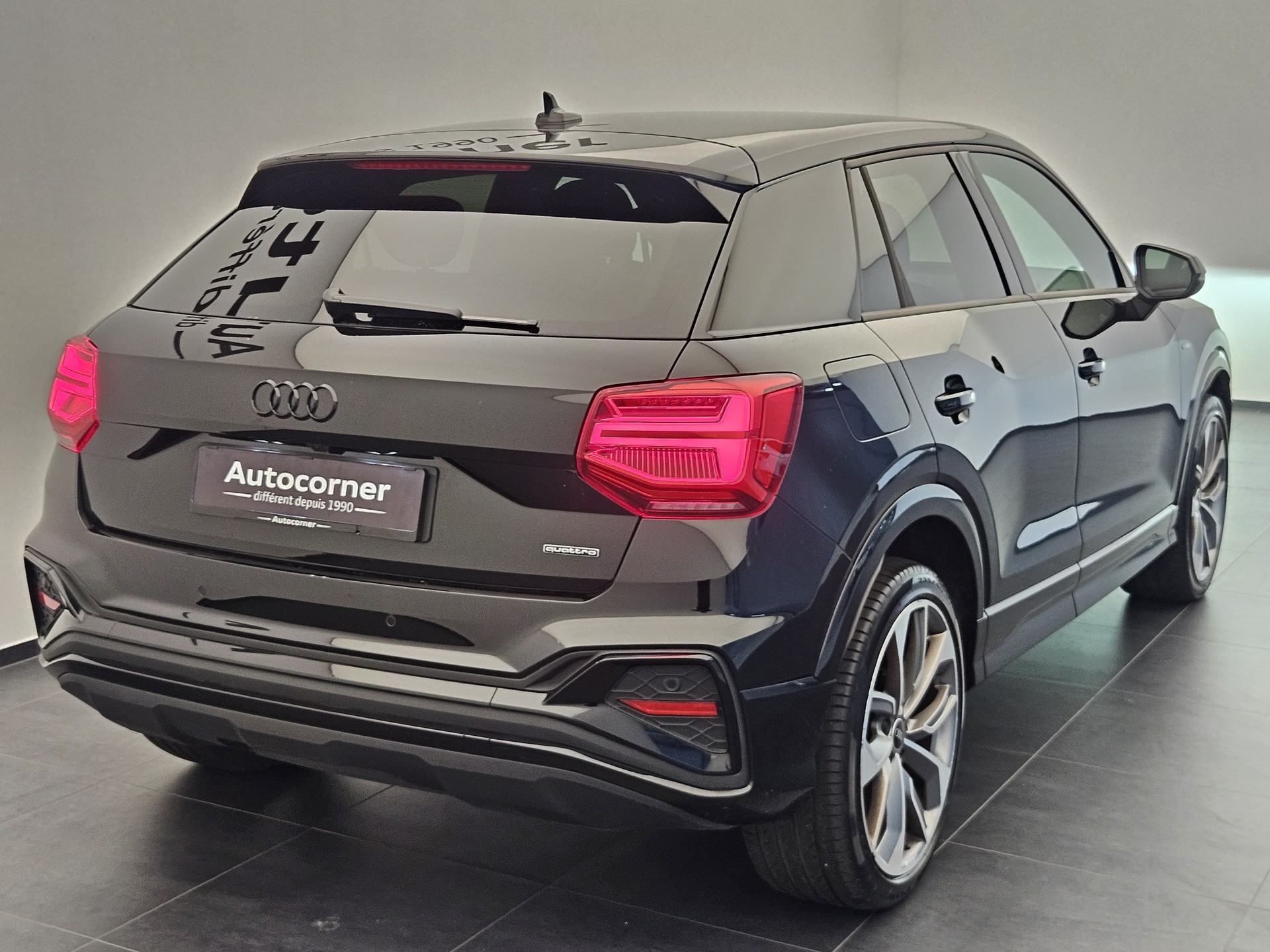 AUDI Q2 40 TFSI S line Attraction quattro S-tronic-image-4