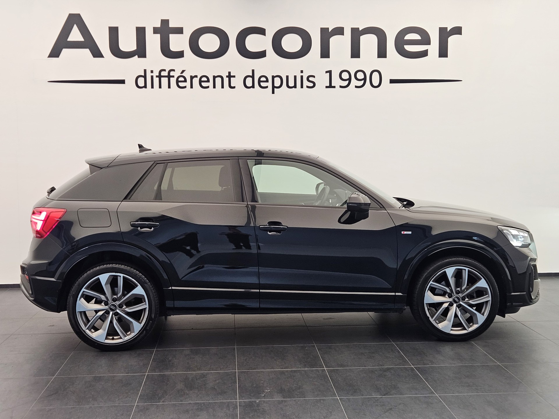 AUDI Q2 40 TFSI S line Attraction quattro S-tronic-image-3