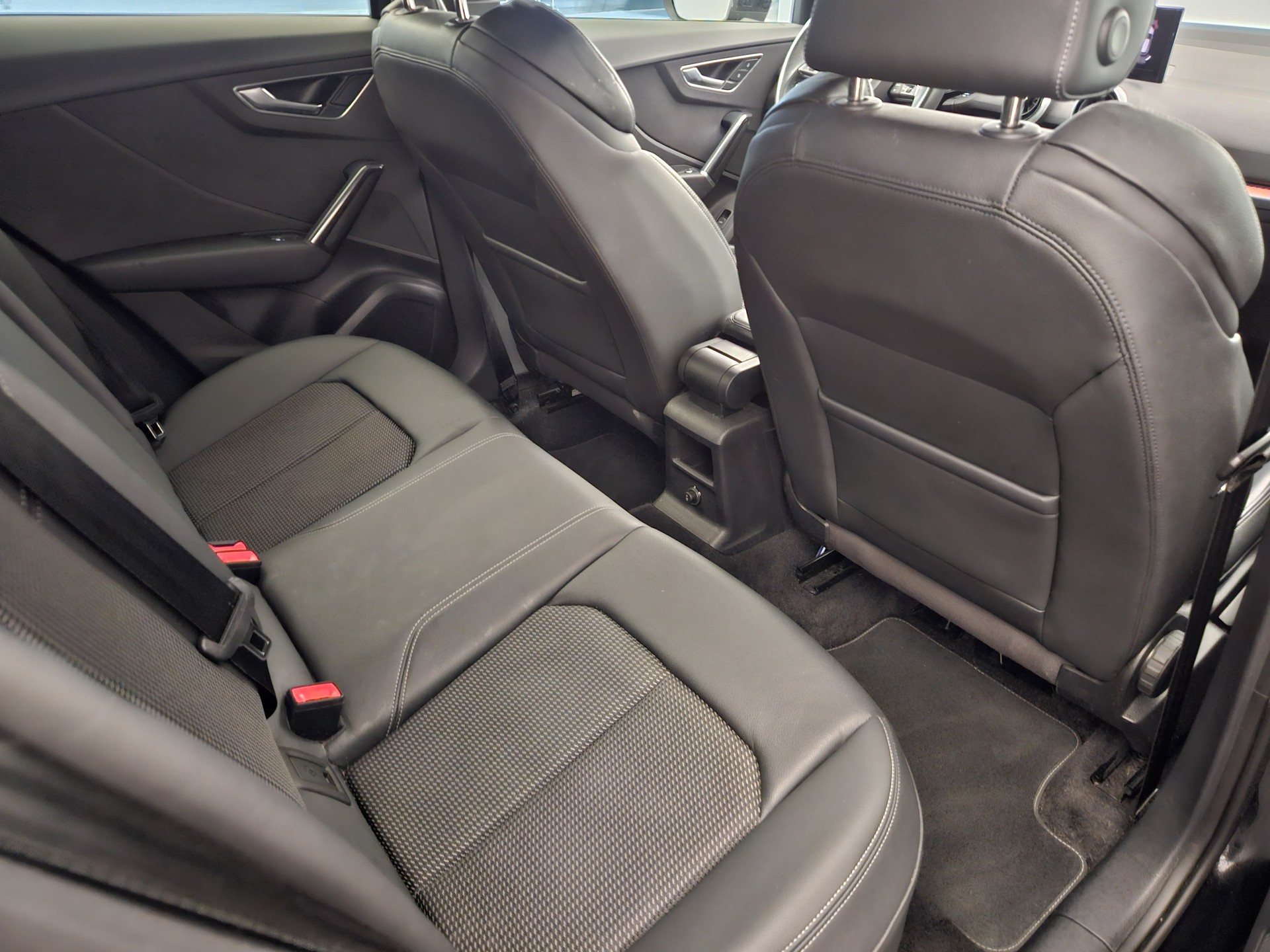 AUDI Q2 40 TFSI S line Attraction quattro S-tronic-image-7
