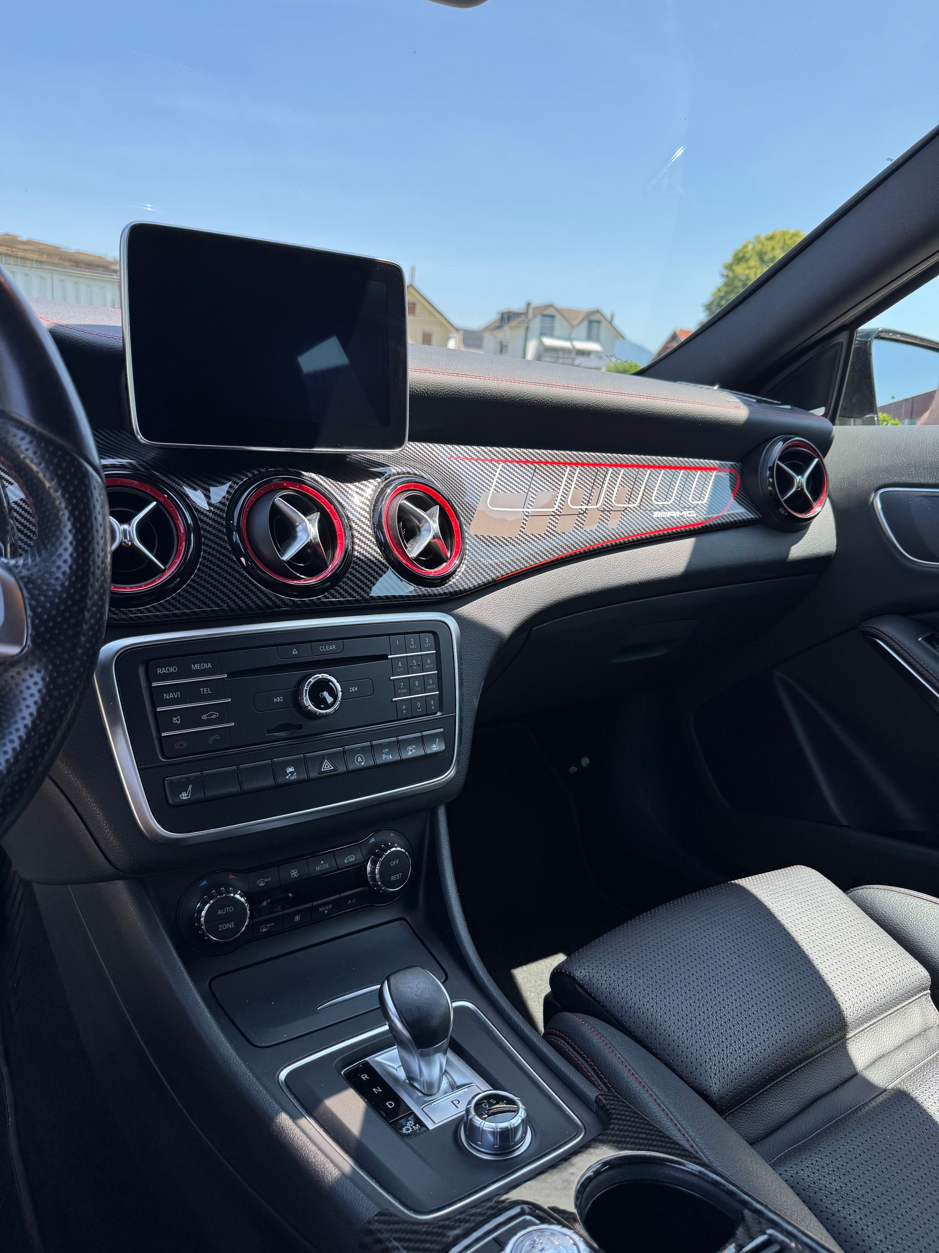 MERCEDES-BENZ GLA 45 AMG 4Matic 7G-DCT-image-11