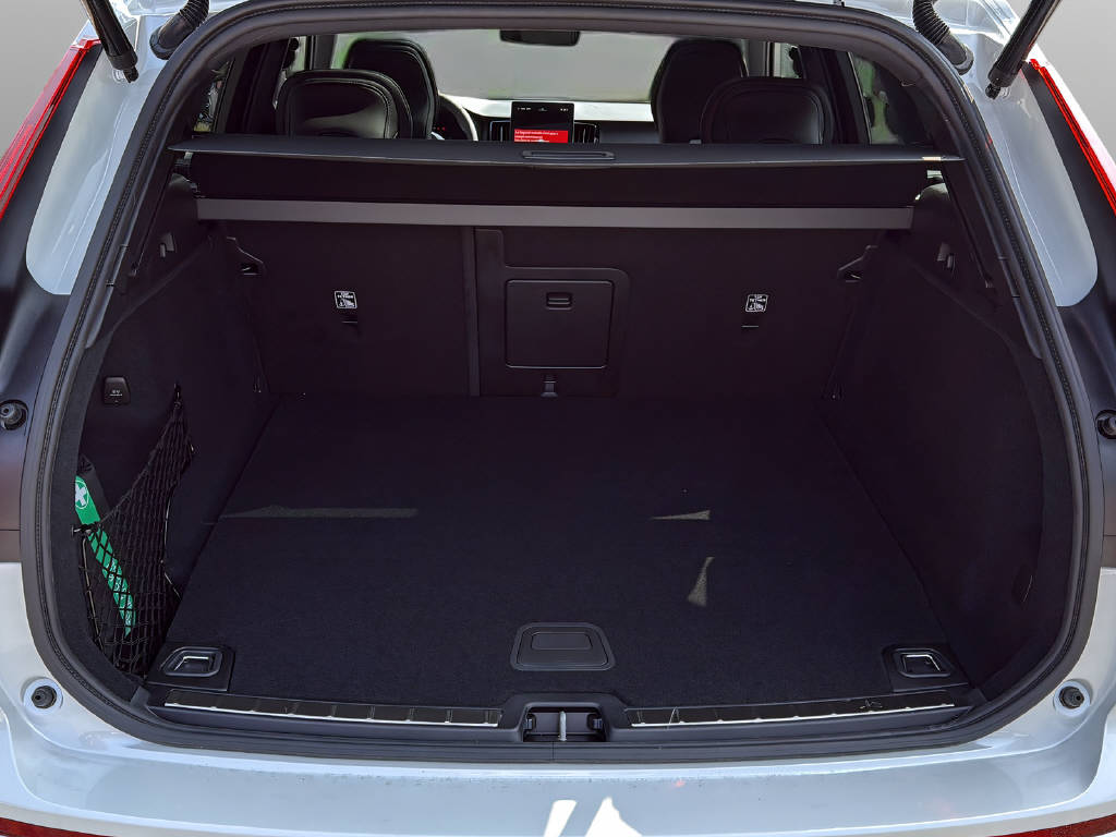 VOLVO XC60 2.0 T6 TE Black Edition eAWD-image-12