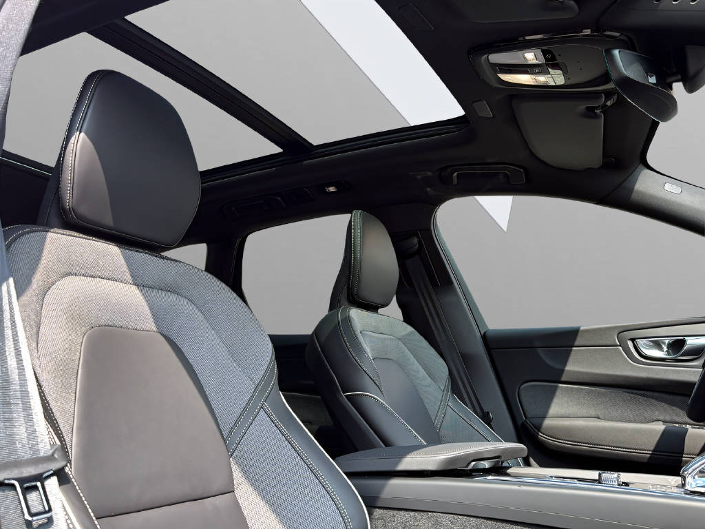 VOLVO XC60 2.0 T6 TE Black Edition eAWD-image-15