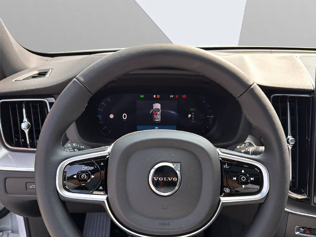 VOLVO XC60 2.0 T6 TE Black Edition eAWD-image-9