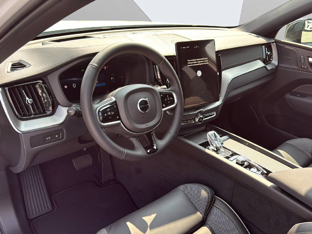 VOLVO XC60 2.0 T6 TE Black Edition eAWD-image-8