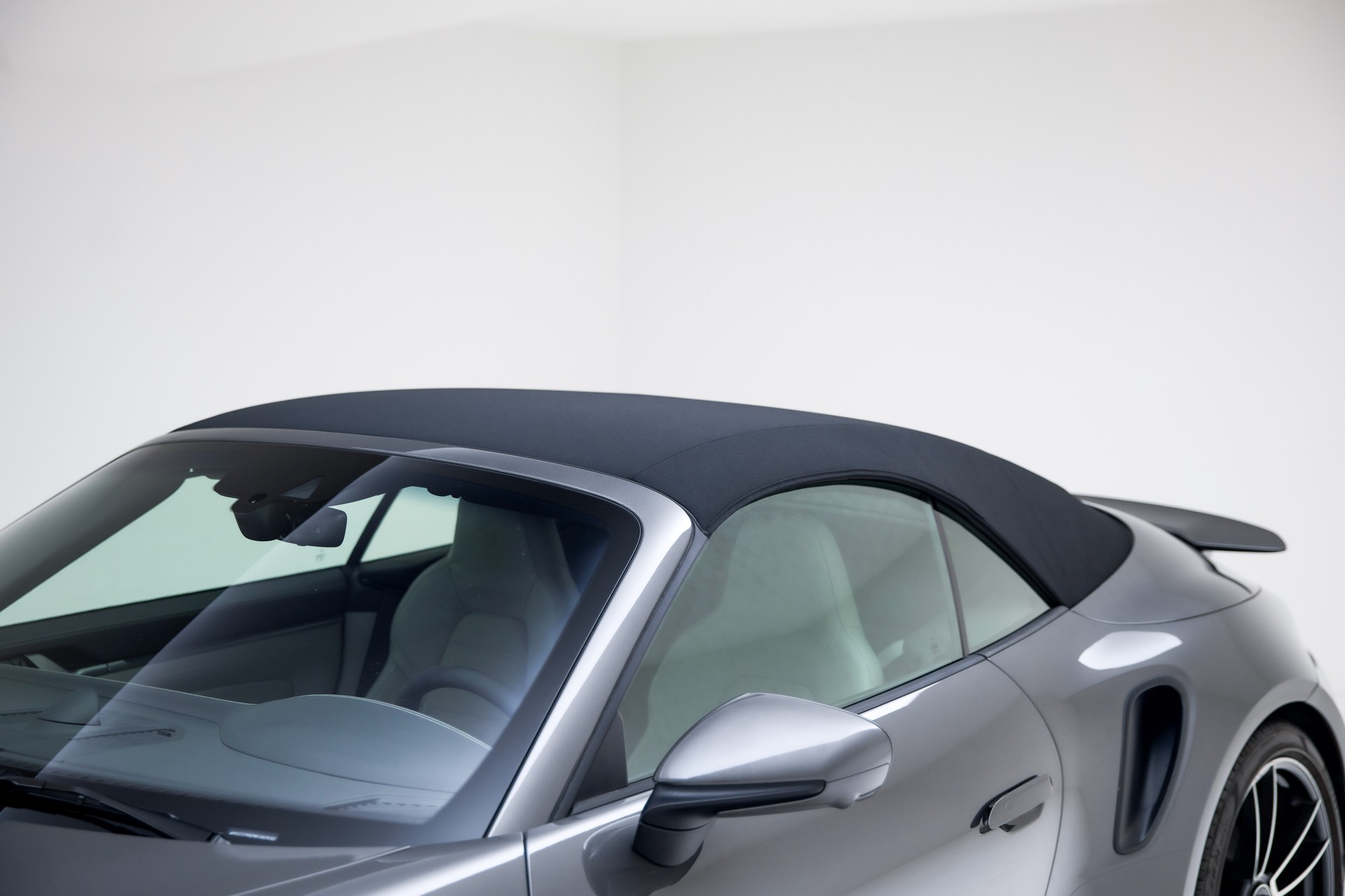 PORSCHE 911 Turbo Cabriolet PDK-image-11