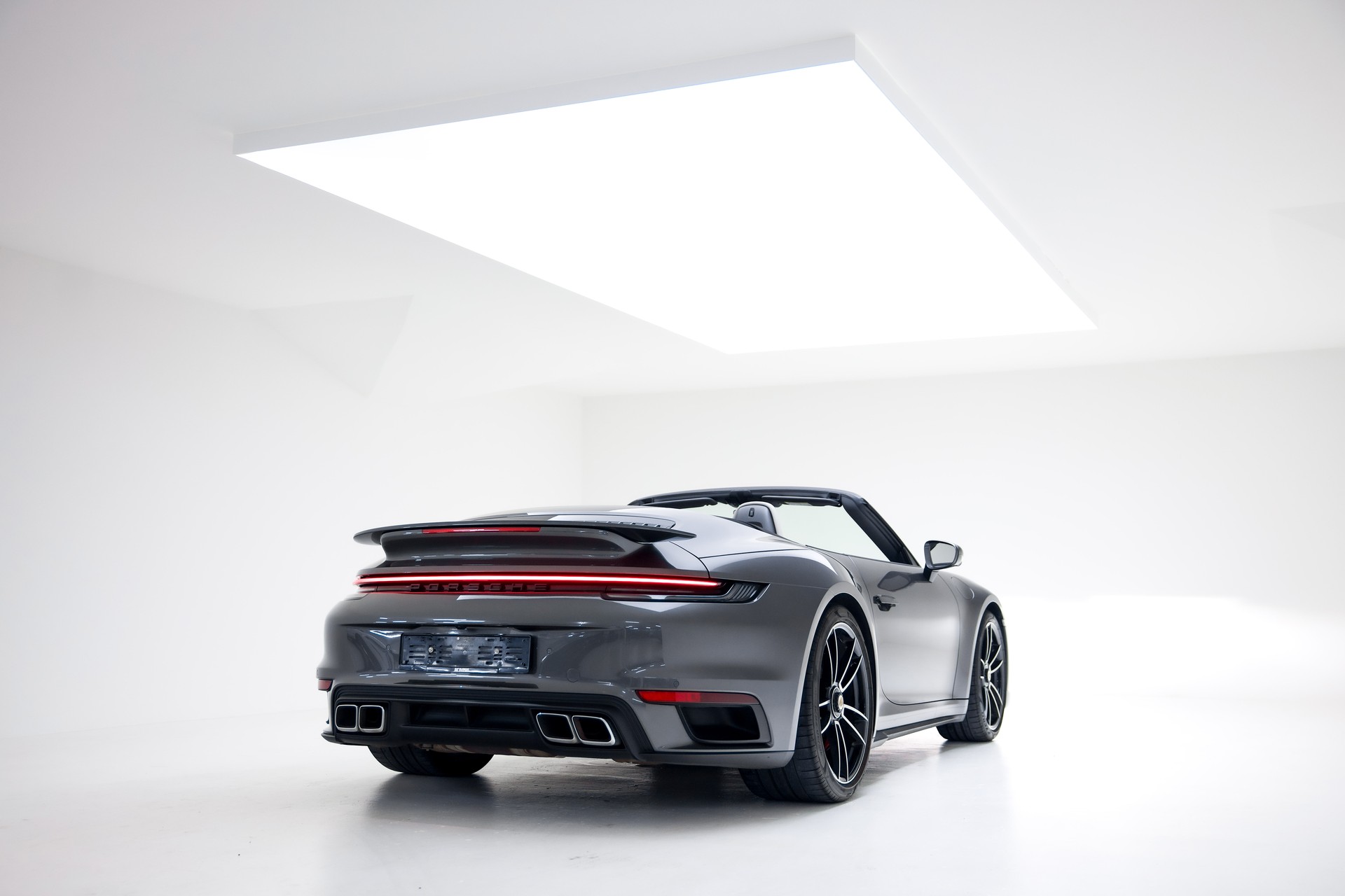 PORSCHE 911 Turbo Cabriolet PDK-image-9