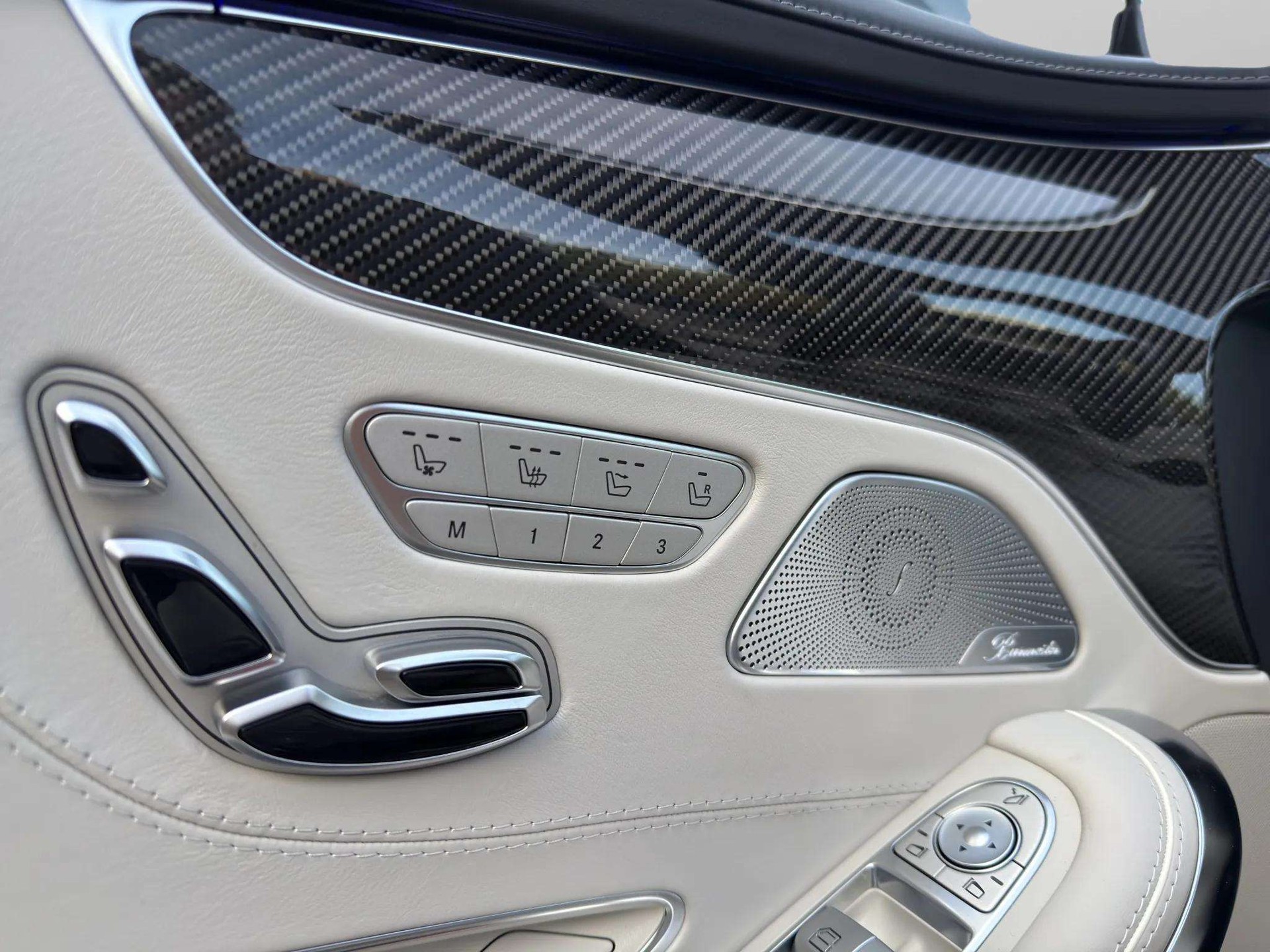 MERCEDES-BENZ S 63 AMG Cabriolet 4Matic Speedshift MCT-image-19