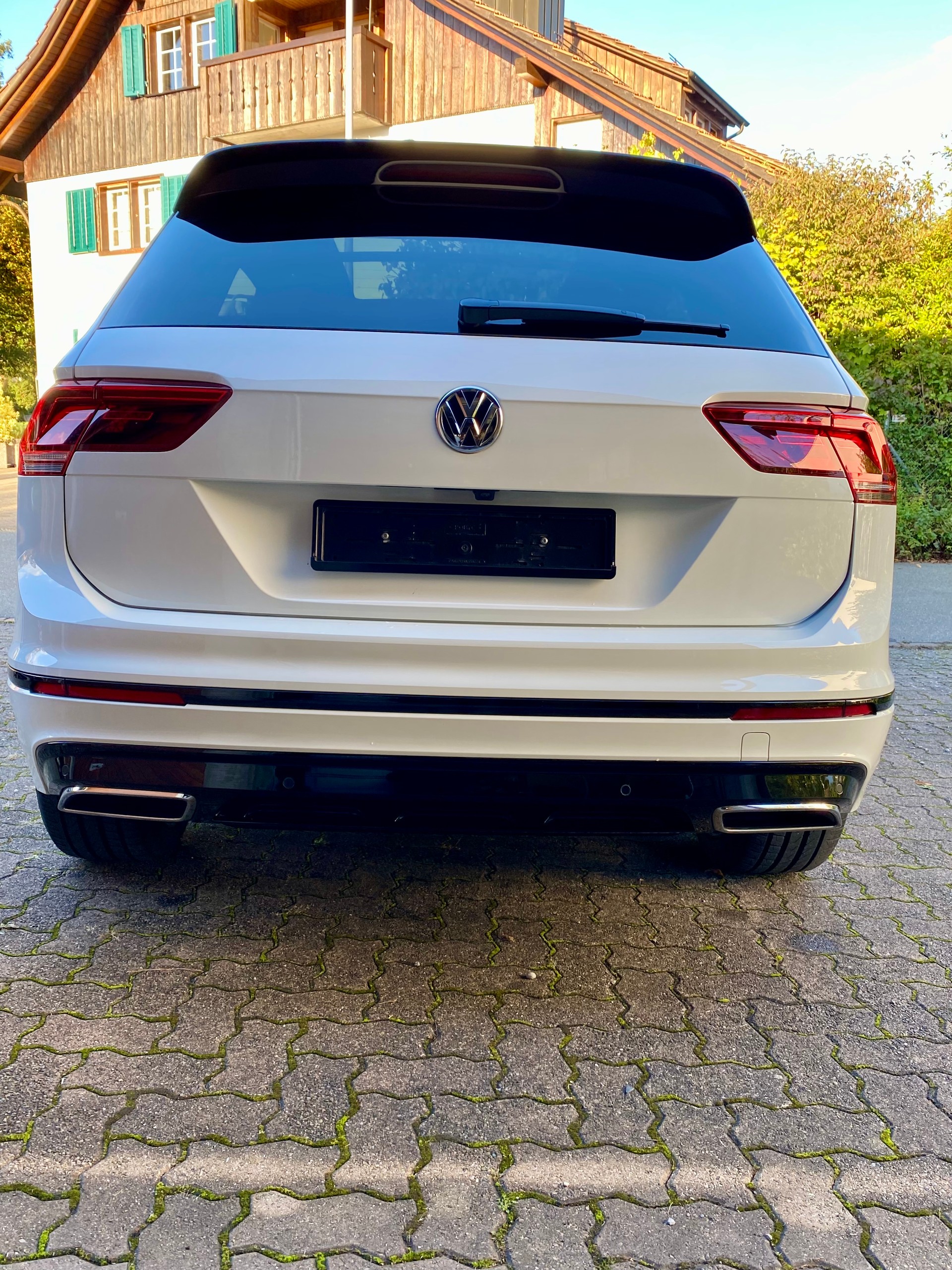 VW Tiguan 2.0 TDI SCR Highline 4Motion DSG-image-4
