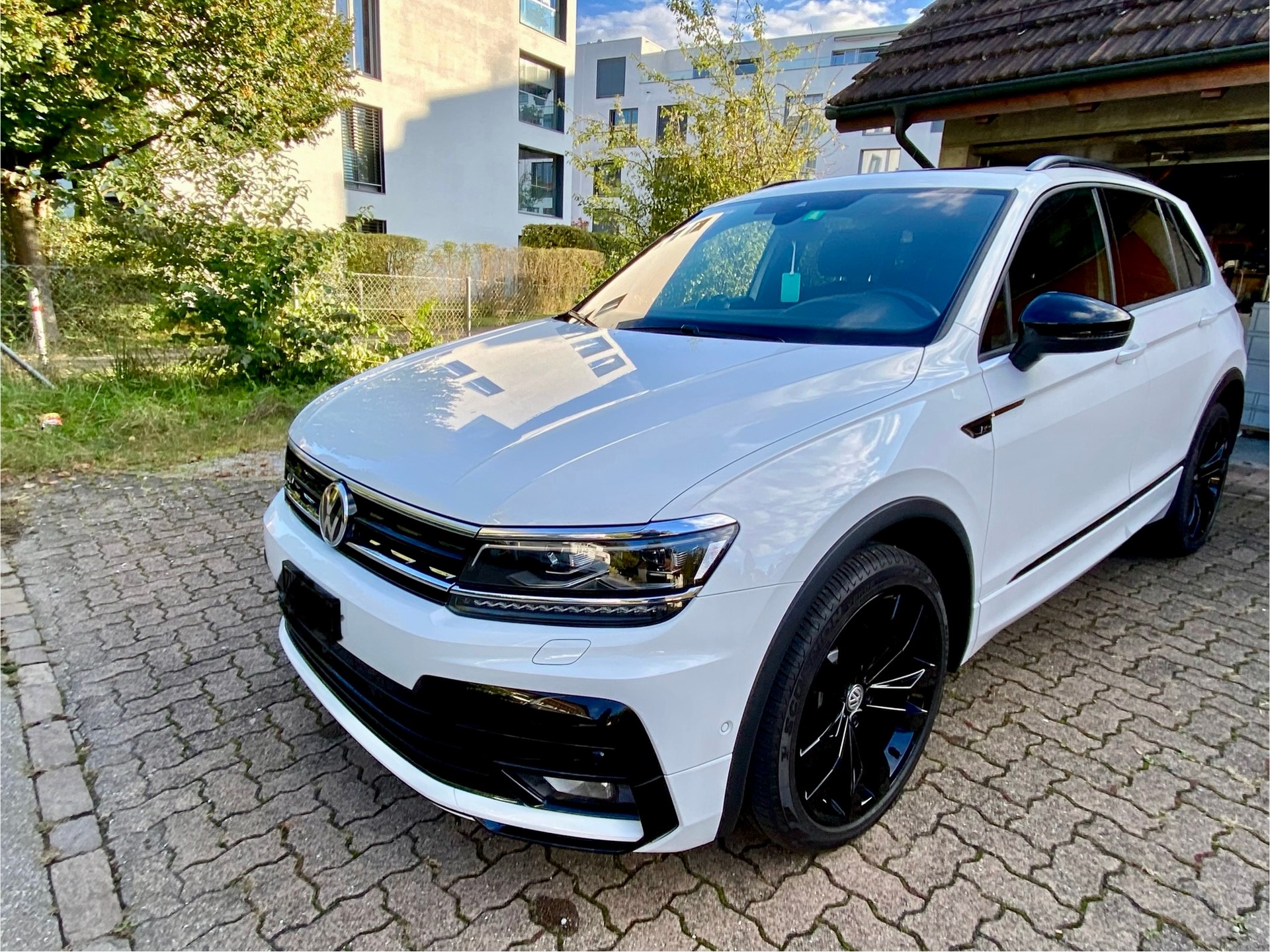 VW Tiguan 2.0 TDI SCR Highline 4Motion DSG-image-5