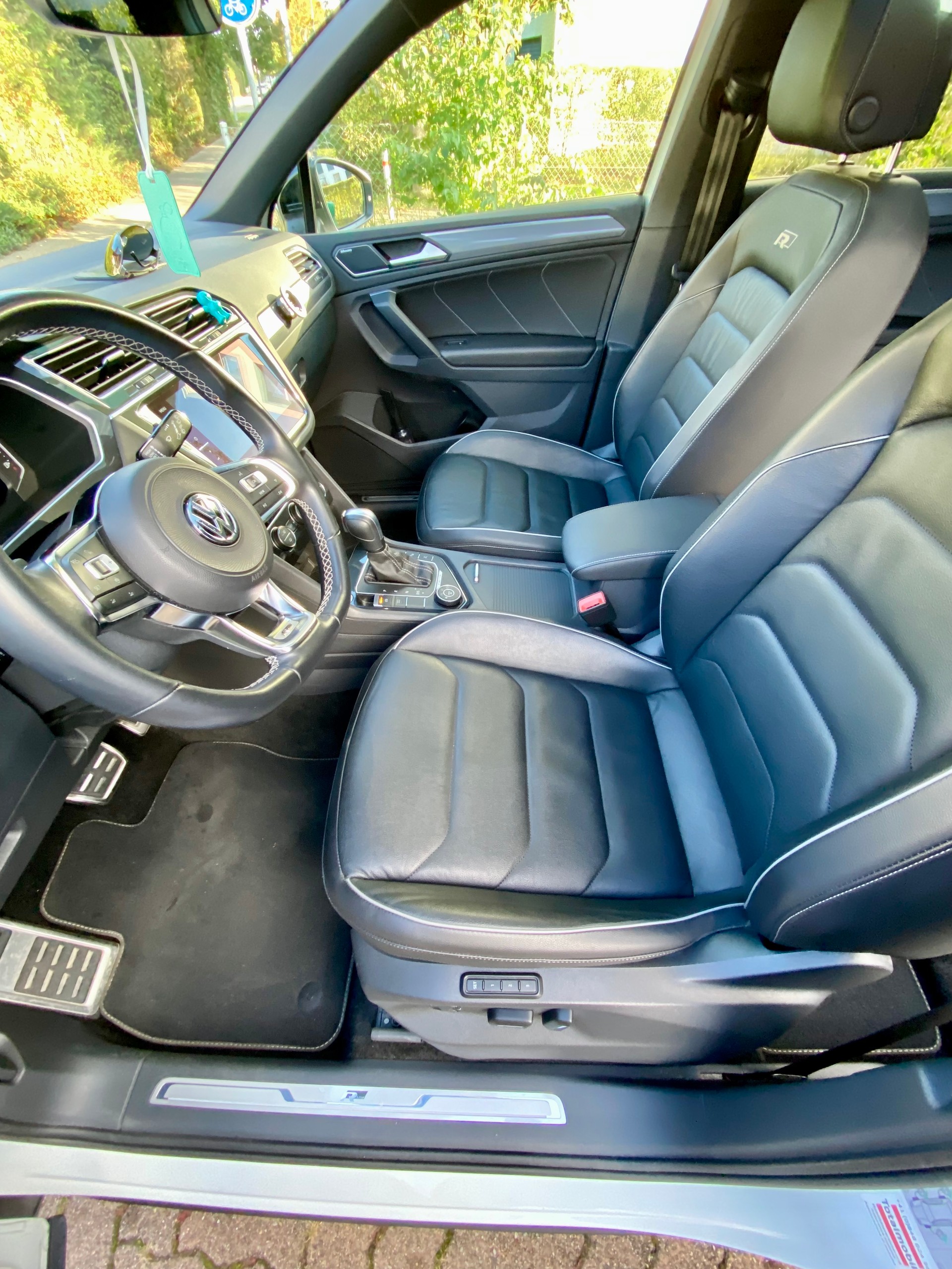 VW Tiguan 2.0 TDI SCR Highline 4Motion DSG-image-1
