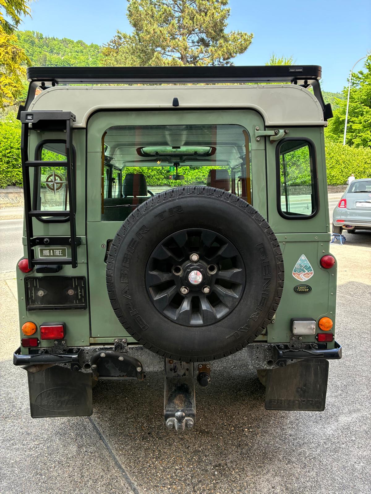 LAND ROVER 110 300TDI-image-1