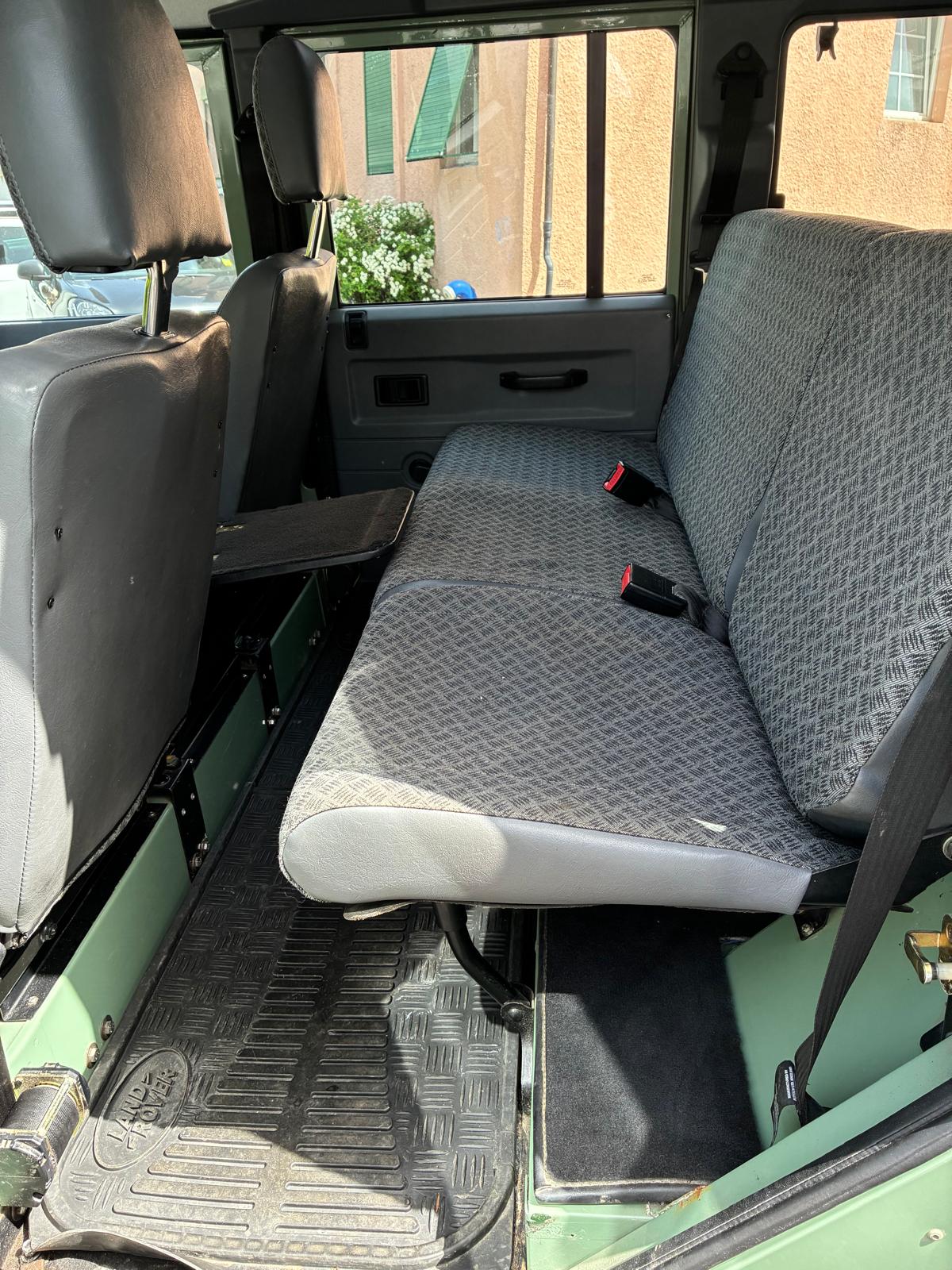 LAND ROVER 110 300TDI-image-5