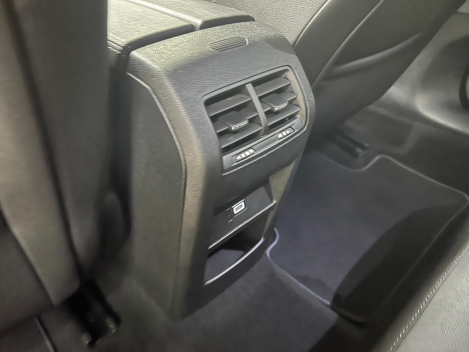 OPEL Astra 1.6 T PHEV 180 Swiss Plus / ab 3,99% Leasing bei Abschluss einer Protect Autoversicherung-image-10