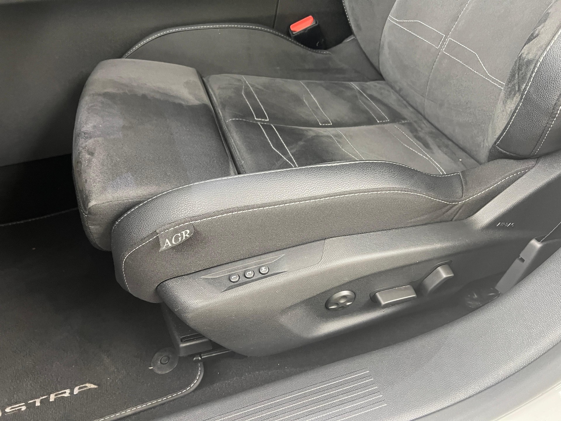 OPEL Astra 1.6 T PHEV 180 Swiss Plus / ab 3,99% Leasing bei Abschluss einer Protect Autoversicherung-image-5