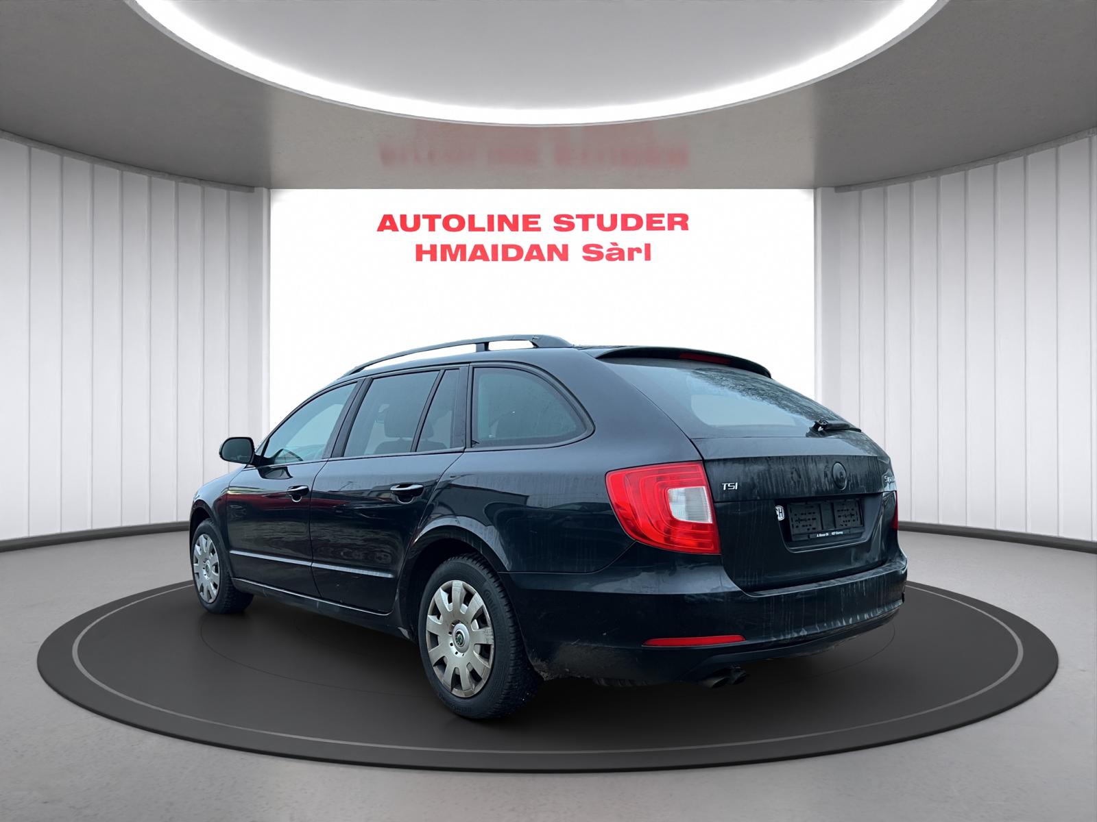 SKODA SUPERB-image-1