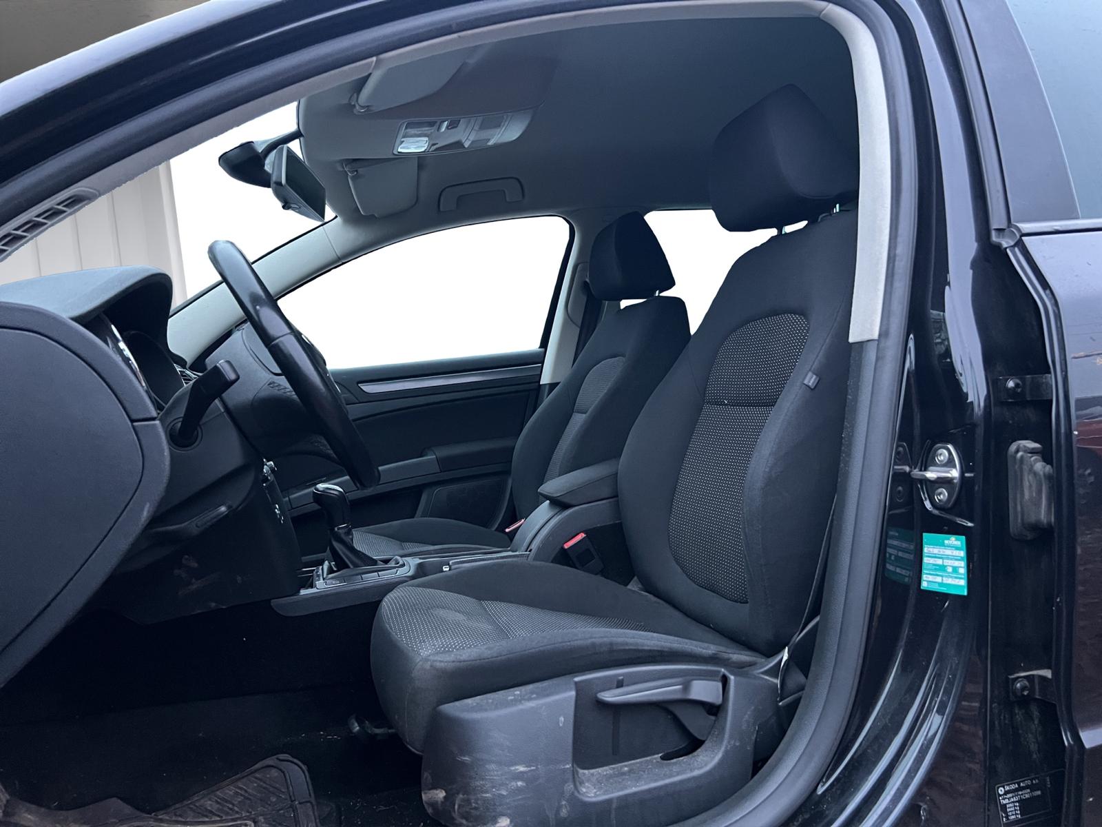 SKODA SUPERB-image-7