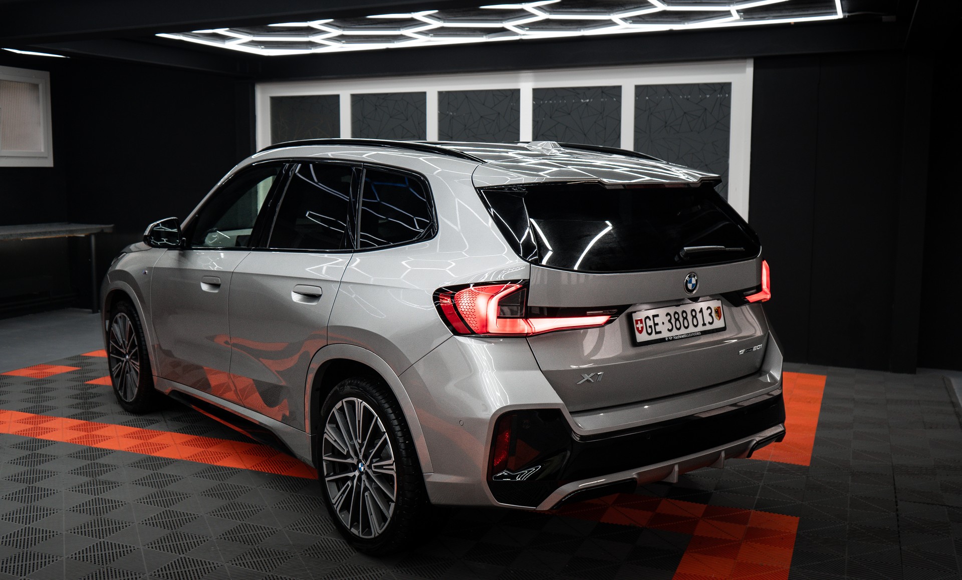 BMW X1 sDrive 20i 48V M Sport Pro-image-6