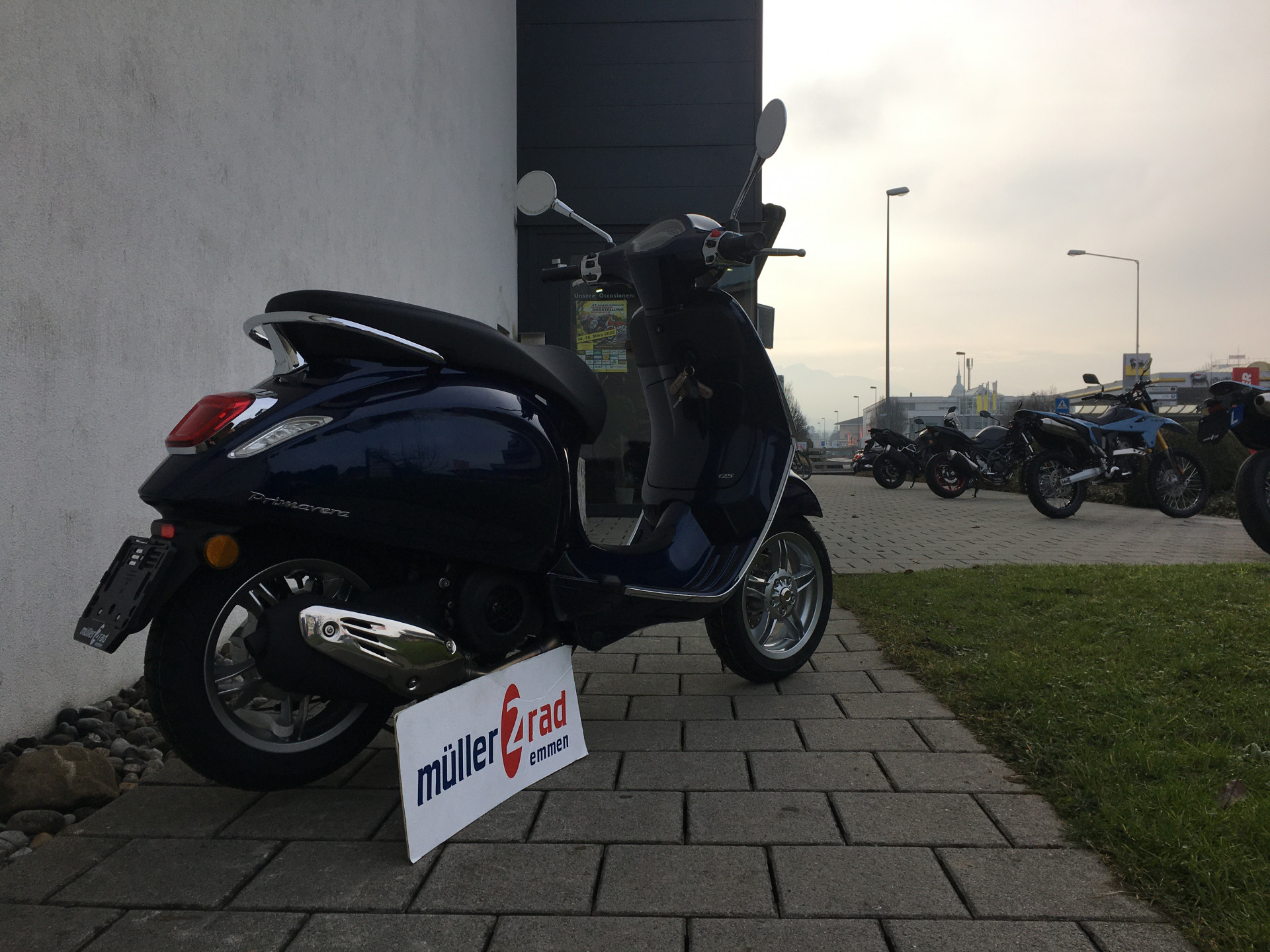 PIAGGIO Vespa Primavera 125 Sport-showroom-element-2