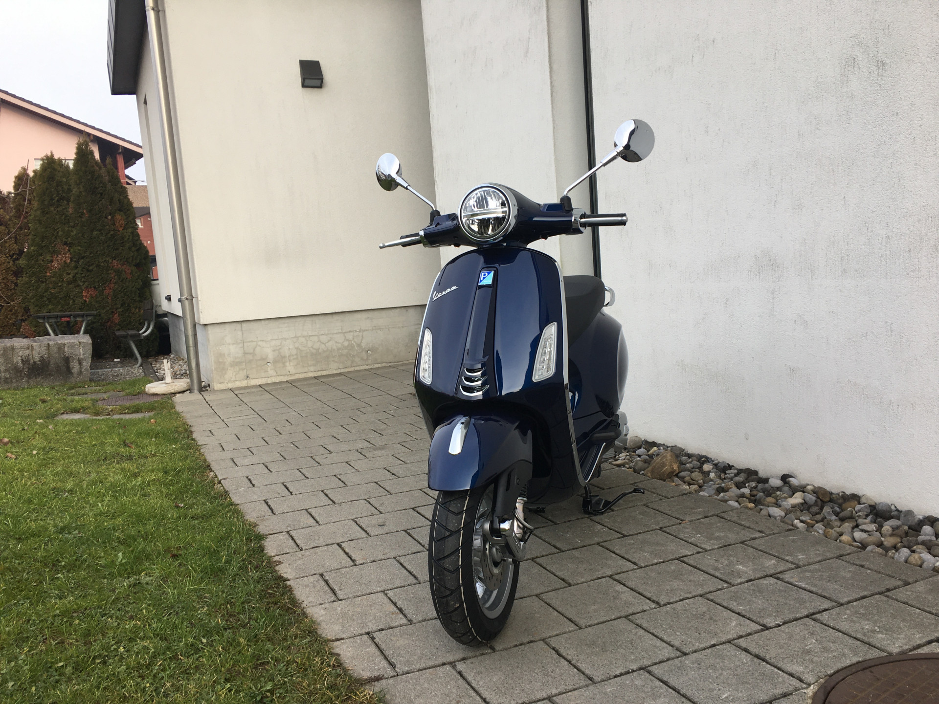 PIAGGIO Vespa Primavera 125 Sport-showroom-element-3