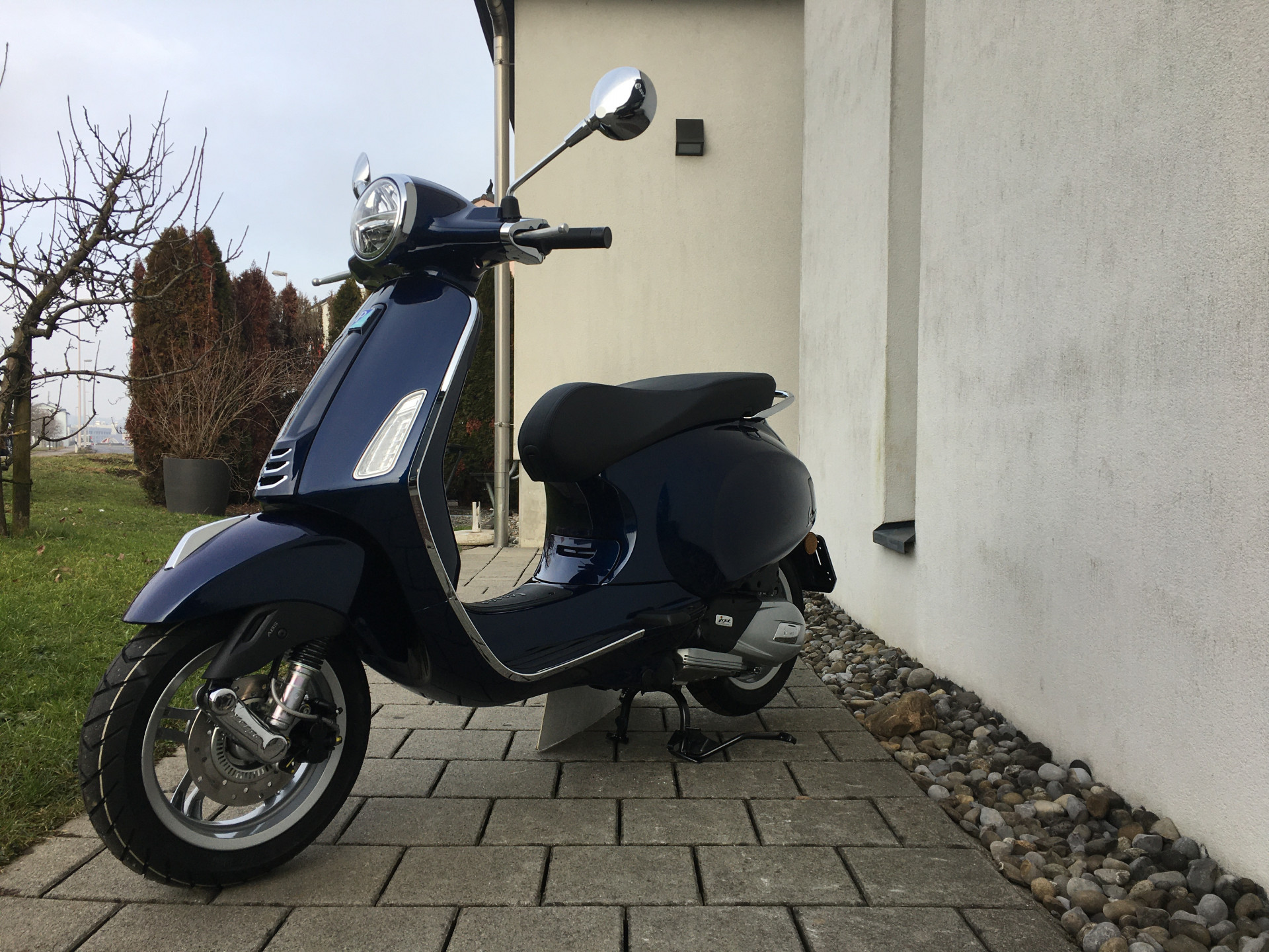 PIAGGIO Vespa Primavera 125 Sport-showroom-element-1