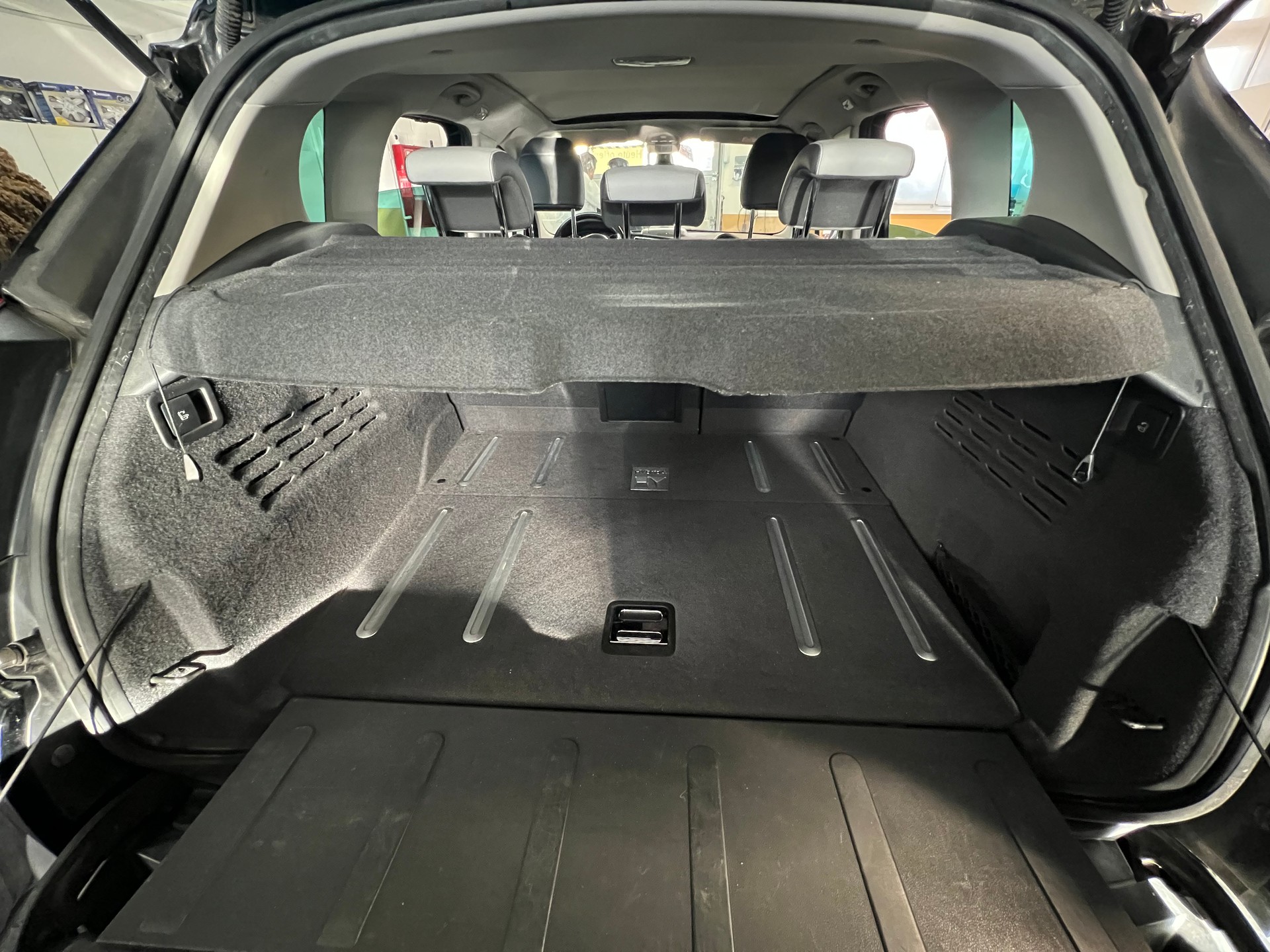 PEUGEOT 3008 HYbrid4 2.0 HDI ETG6-image-14
