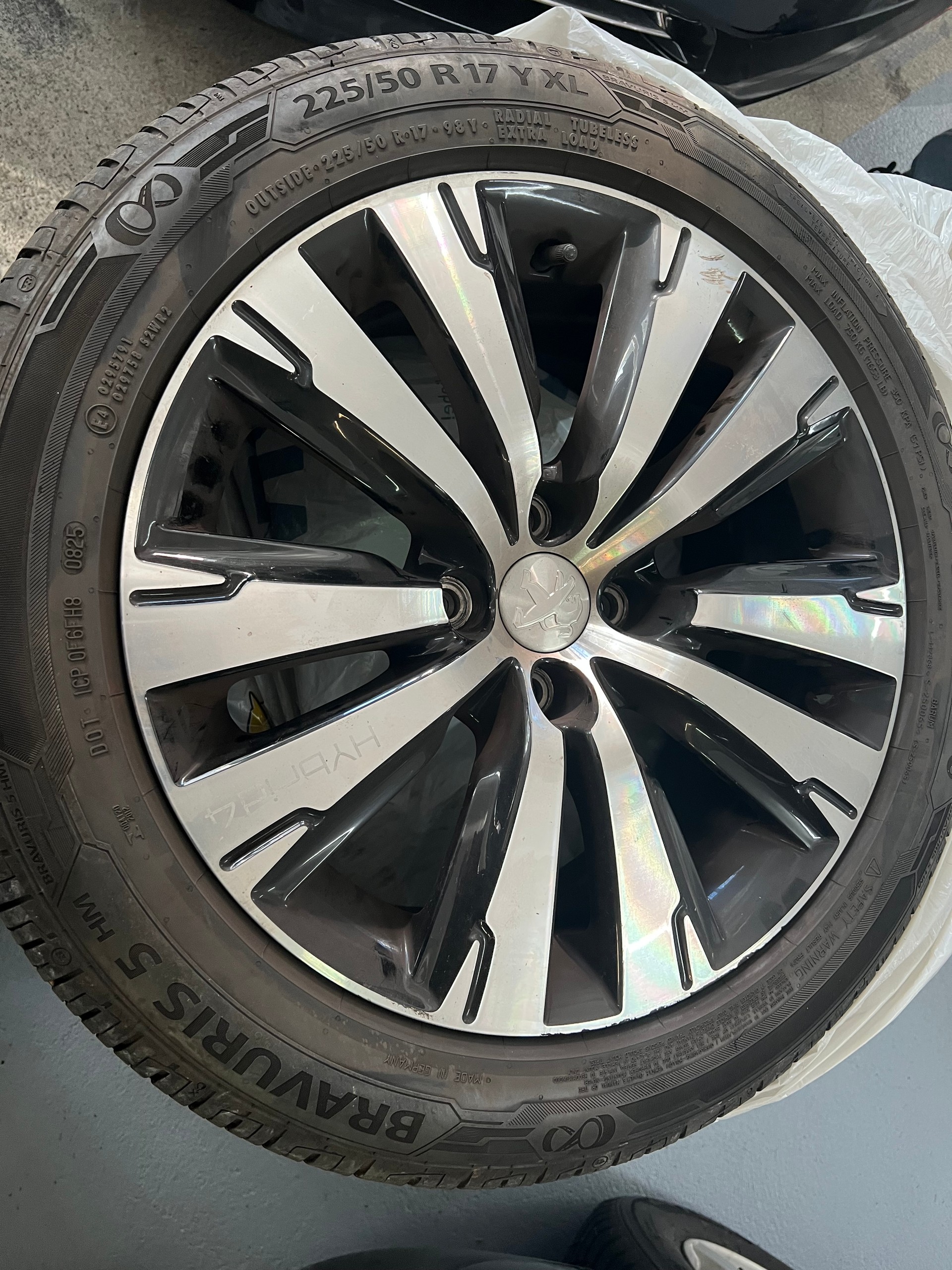 PEUGEOT 3008 HYbrid4 2.0 HDI ETG6-image-16
