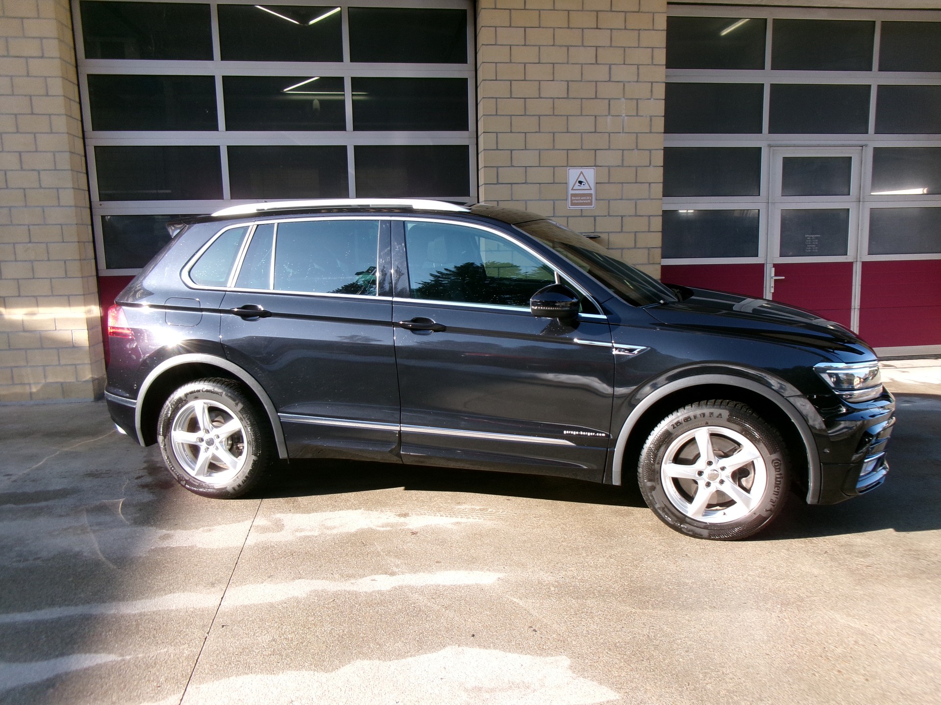 VW Tiguan 2.0 TDI SCR Highline 4Motion DSG-image-1