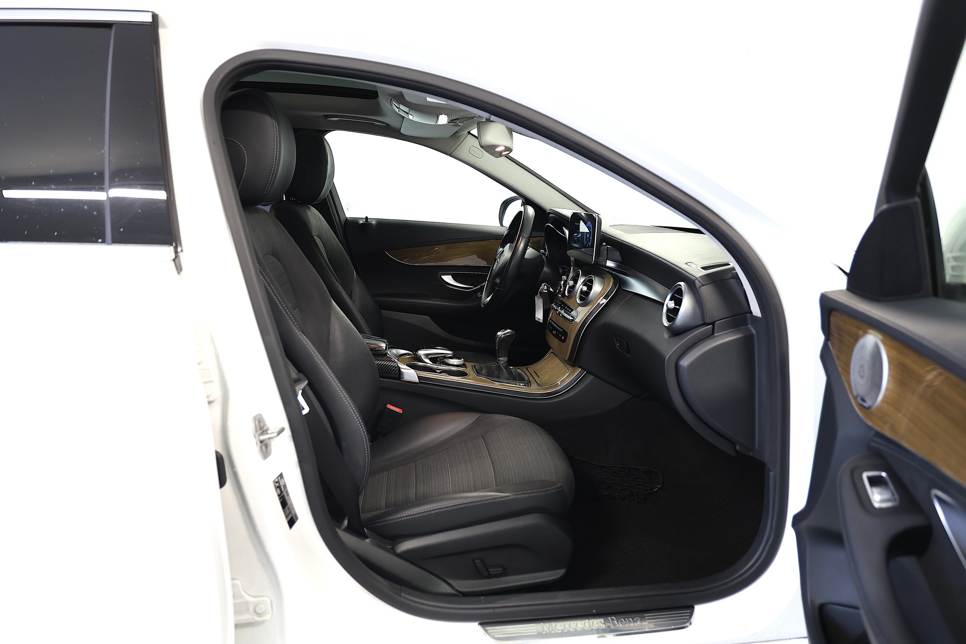 MERCEDES-BENZ C 220 BlueTEC AMG Line-image-14