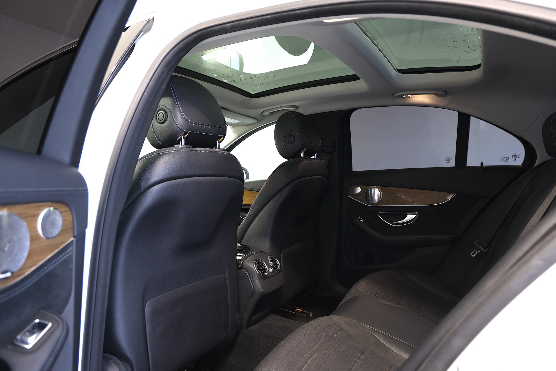 MERCEDES-BENZ C 220 BlueTEC AMG Line-image-18