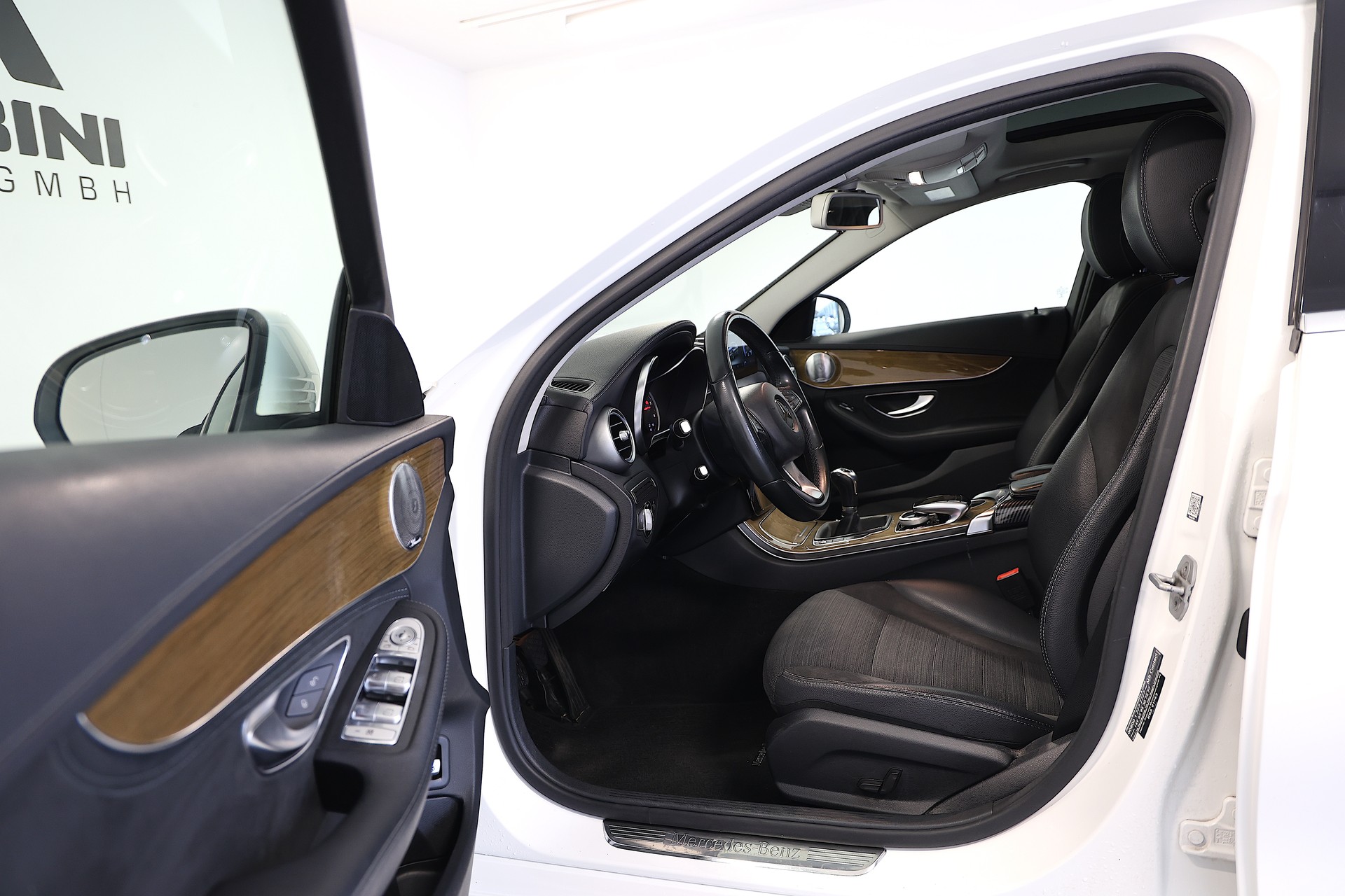 MERCEDES-BENZ C 220 BlueTEC AMG Line-image-7