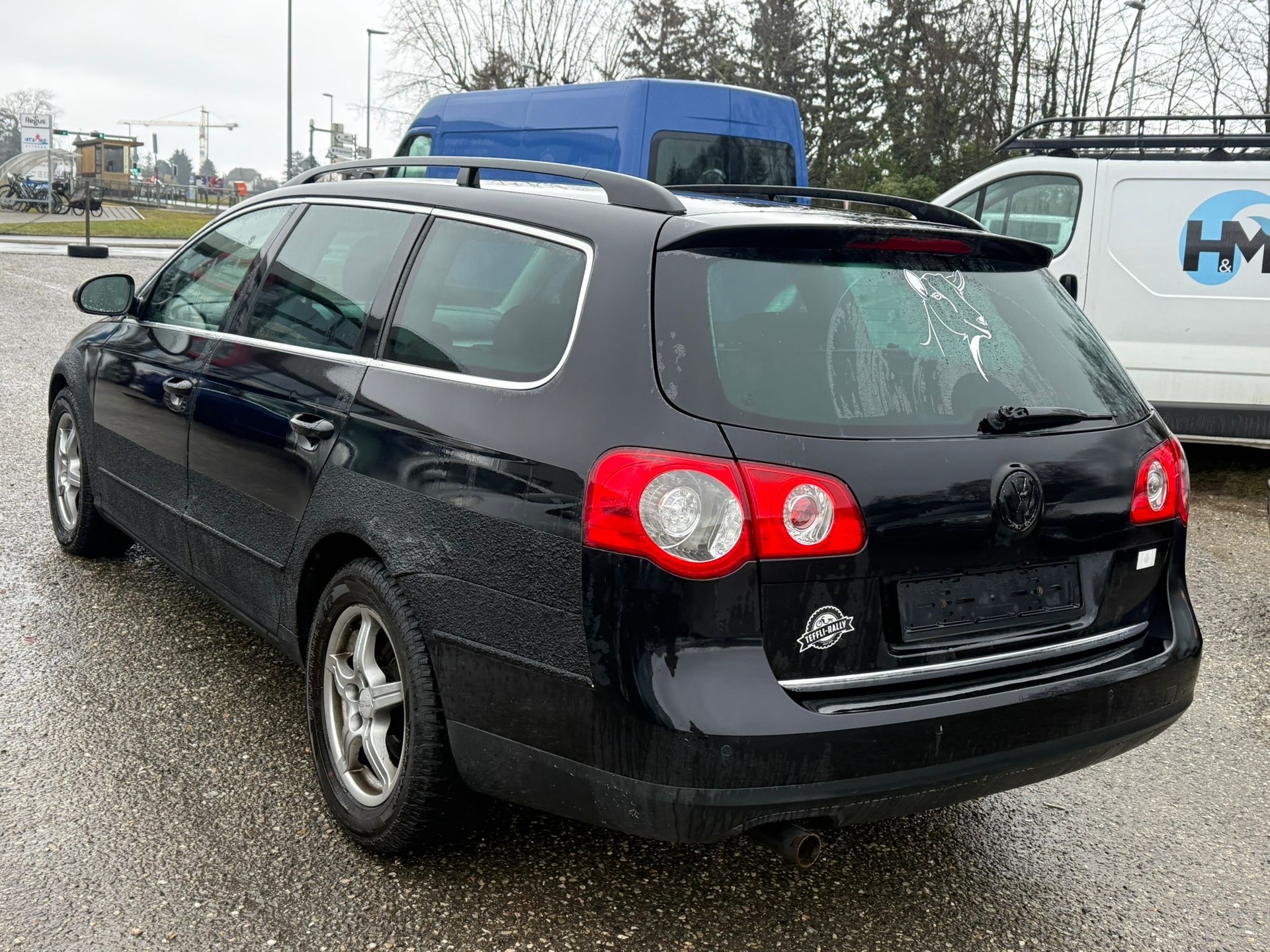 VW Passat Variant 2.0 TDI Trendline 4Motion-image-5