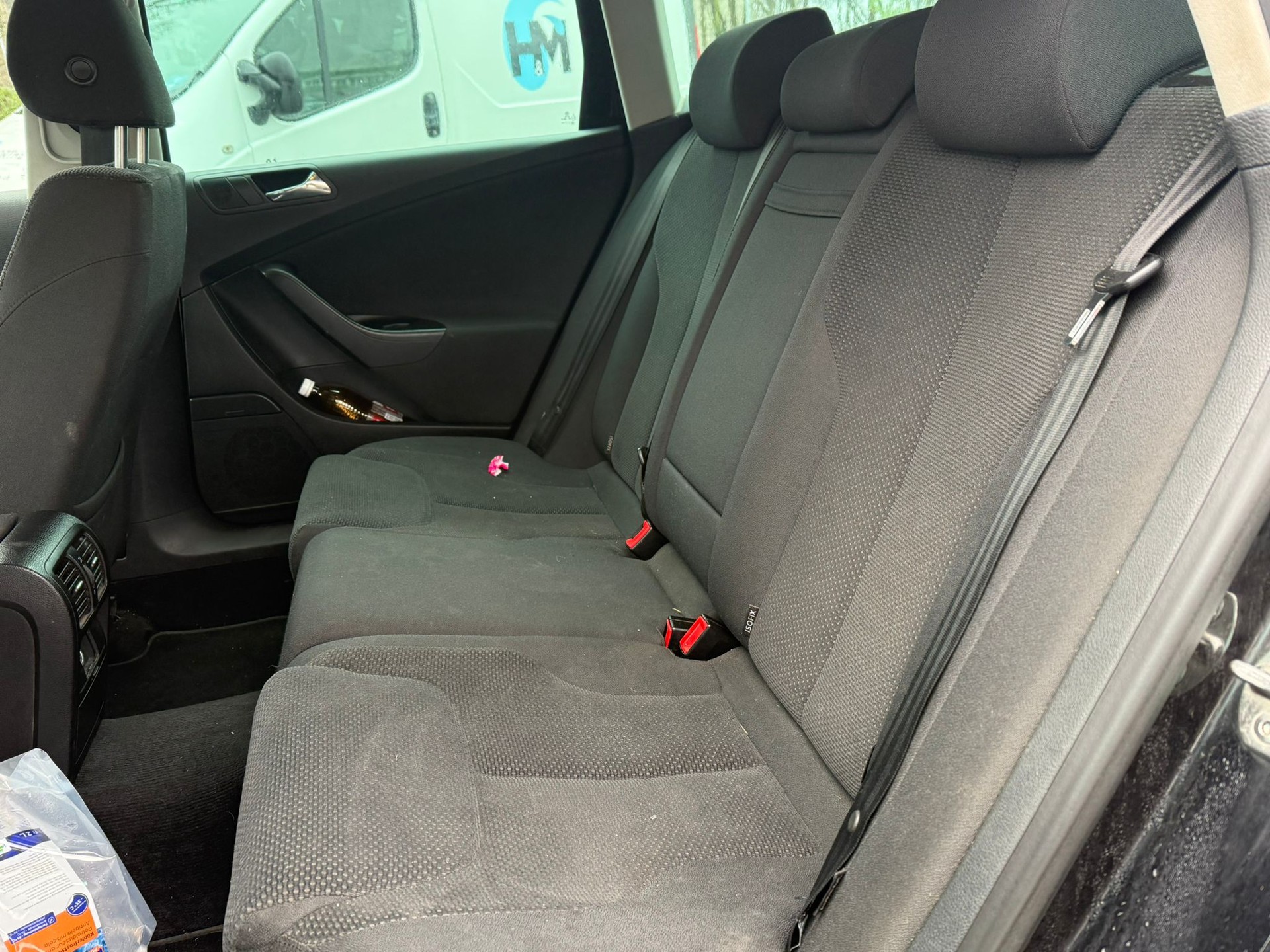 VW Passat Variant 2.0 TDI Trendline 4Motion-image-8
