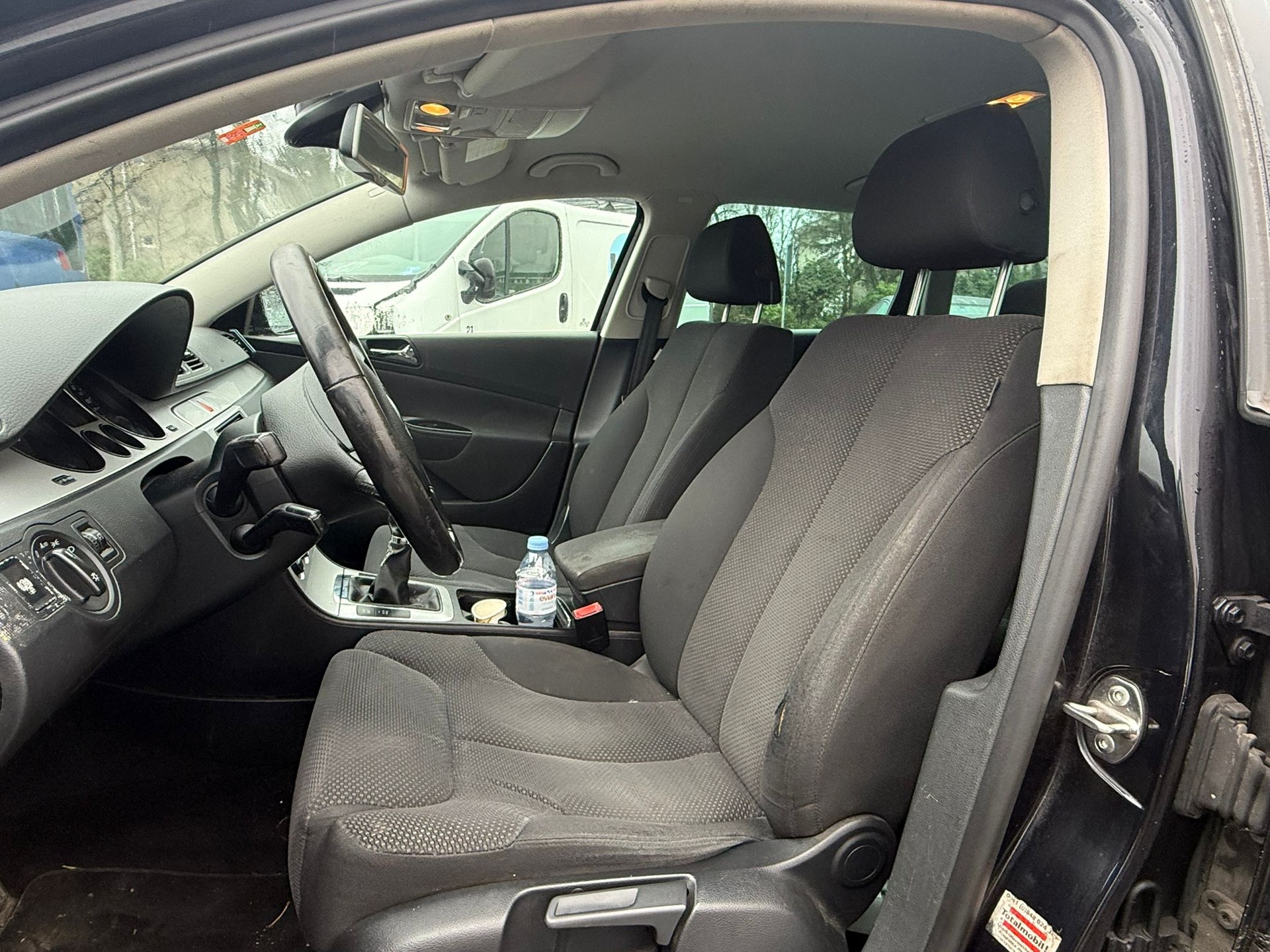 VW Passat Variant 2.0 TDI Trendline 4Motion-image-7