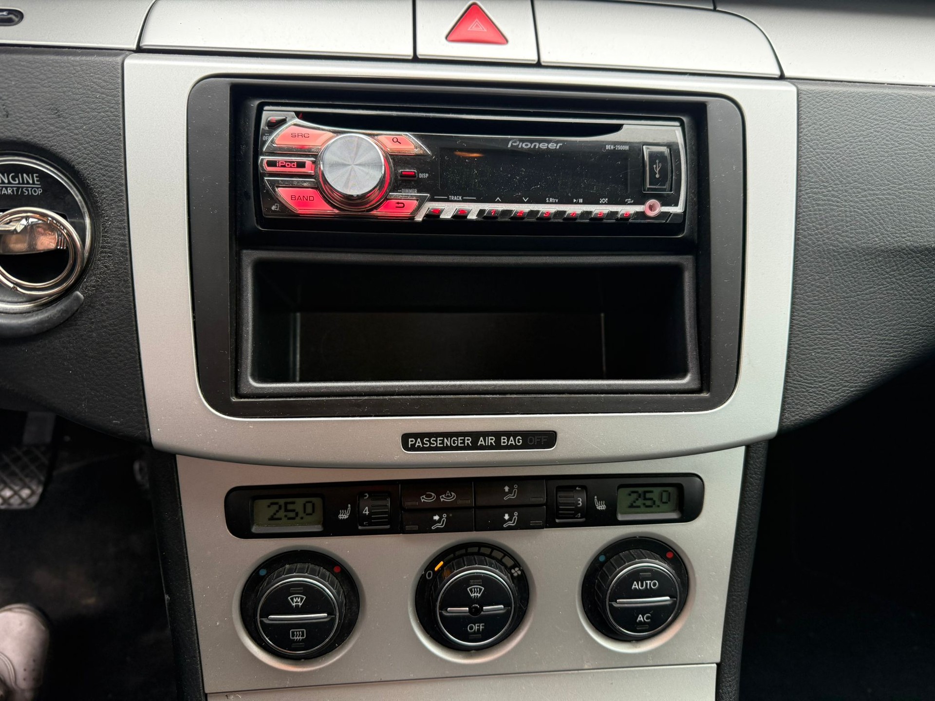 VW Passat Variant 2.0 TDI Trendline 4Motion-image-10