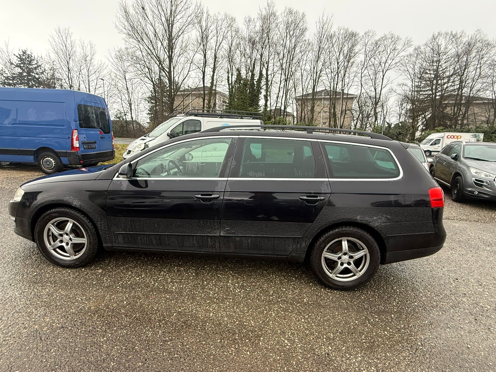 VW Passat Variant 2.0 TDI Trendline 4Motion-image-9