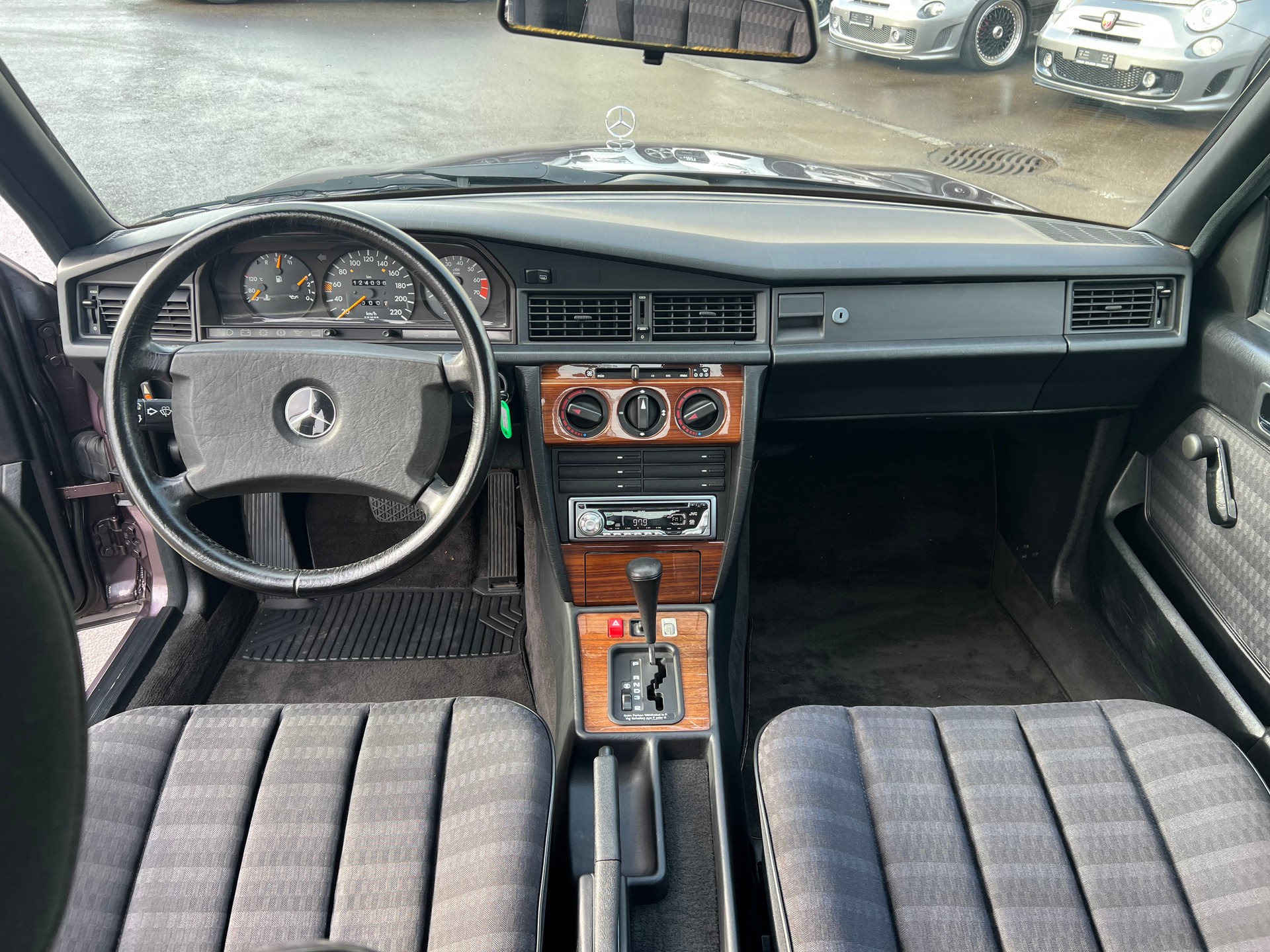 MERCEDES-BENZ 190 E 2.3-image-16