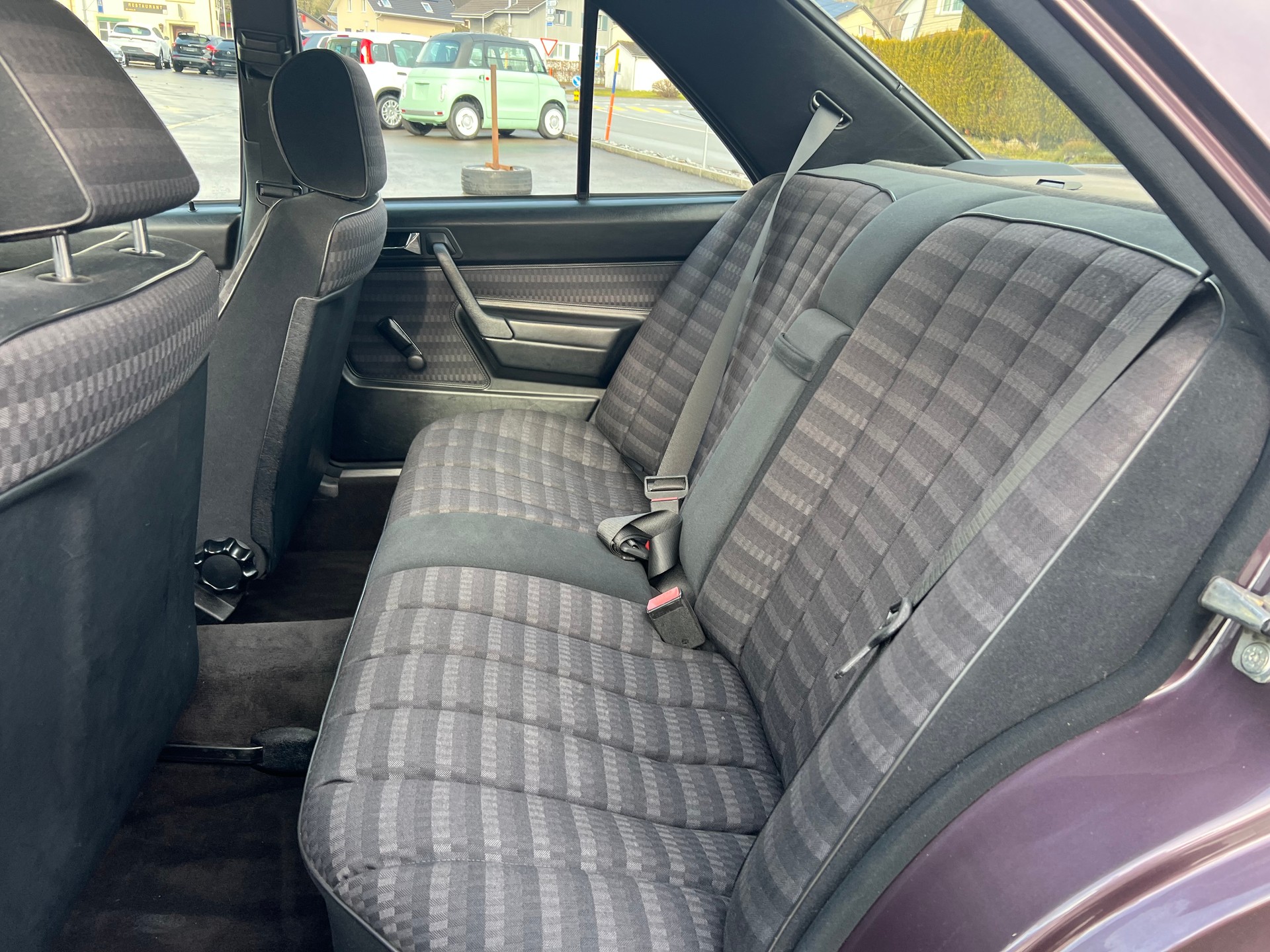 MERCEDES-BENZ 190 E 2.3-image-15