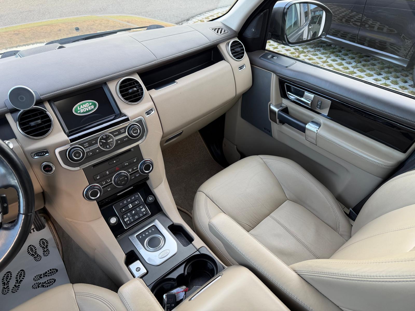LAND ROVER Discovery 3.0 SDV6 256 HSE-image-12